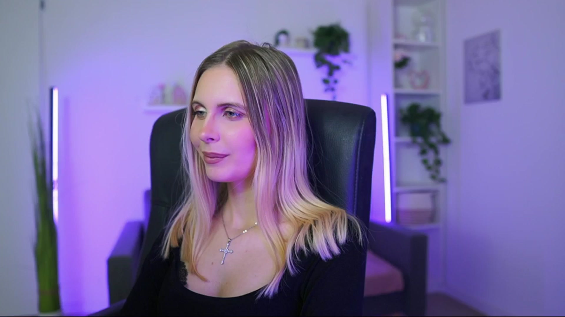 Gallery image thumbnail from Catecrago_'s myfreecams stream on, 01/02/2026, 18:49 image 1 of 20