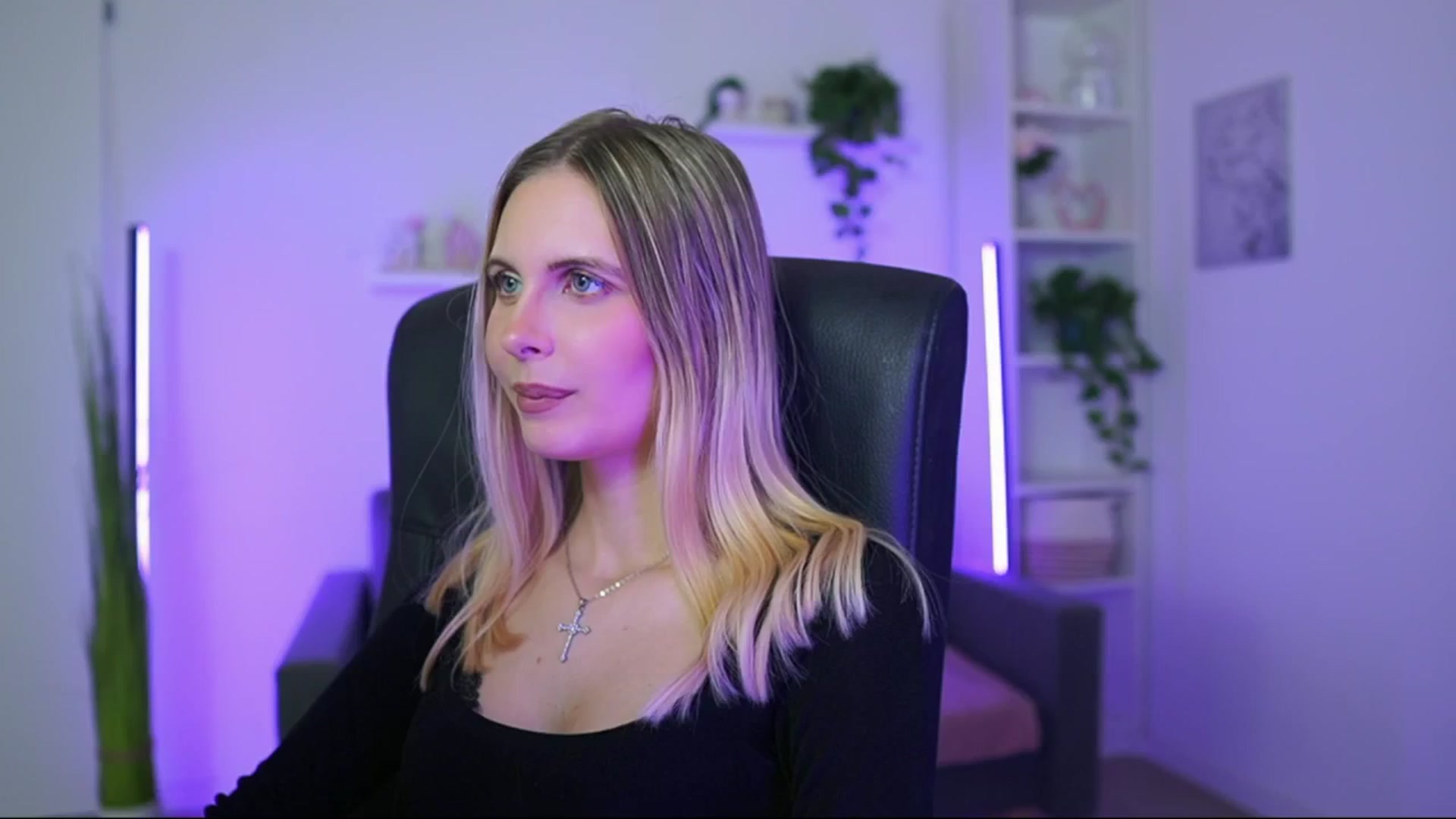Gallery image thumbnail from Catecrago_'s myfreecams stream on, 01/02/2026, 18:49 image 4 of 20