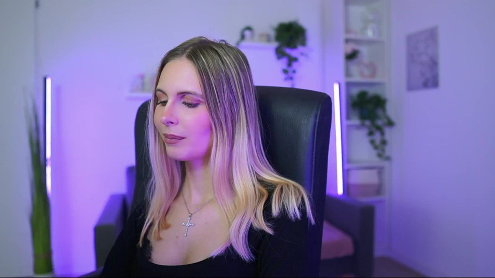 Gallery image thumbnail from Catecrago_'s myfreecams stream on, 01/02/2026, 18:49 image 6 of 20