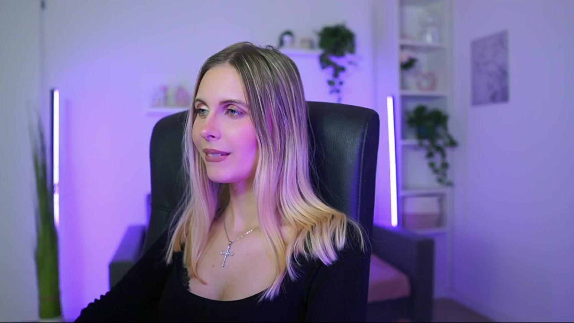 Gallery image thumbnail from Catecrago_'s myfreecams stream on, 01/02/2026, 18:49 image 2 of 20