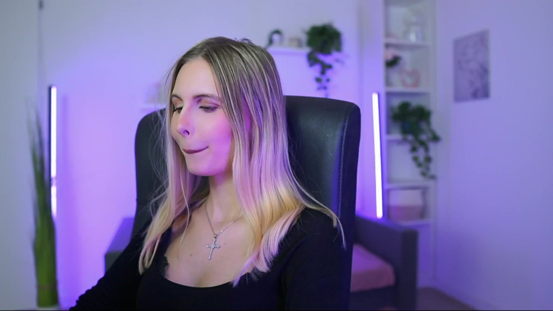 Gallery image thumbnail from Catecrago_'s myfreecams stream on, 01/02/2026, 18:49 image 14 of 20
