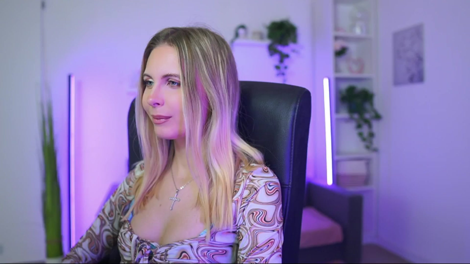 Gallery image thumbnail from Catecrago_'s myfreecams stream on, 01/05/2026, 10:22 image 1 of 20