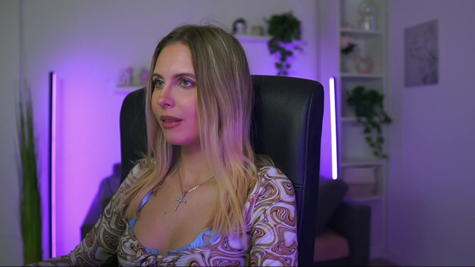 Gallery image thumbnail from Catecrago_'s myfreecams stream on, 01/05/2026, 13:15 image 3 of 20