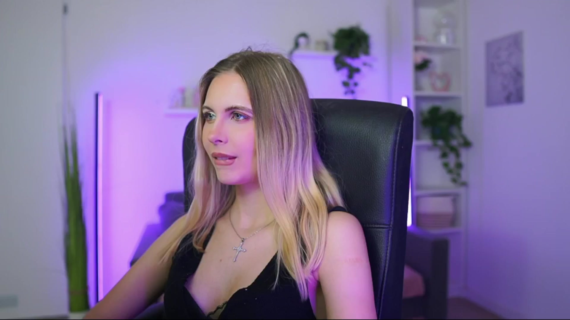 Gallery image thumbnail from Catecrago_'s myfreecams stream on, 01/06/2026, 09:34 image 12 of 20