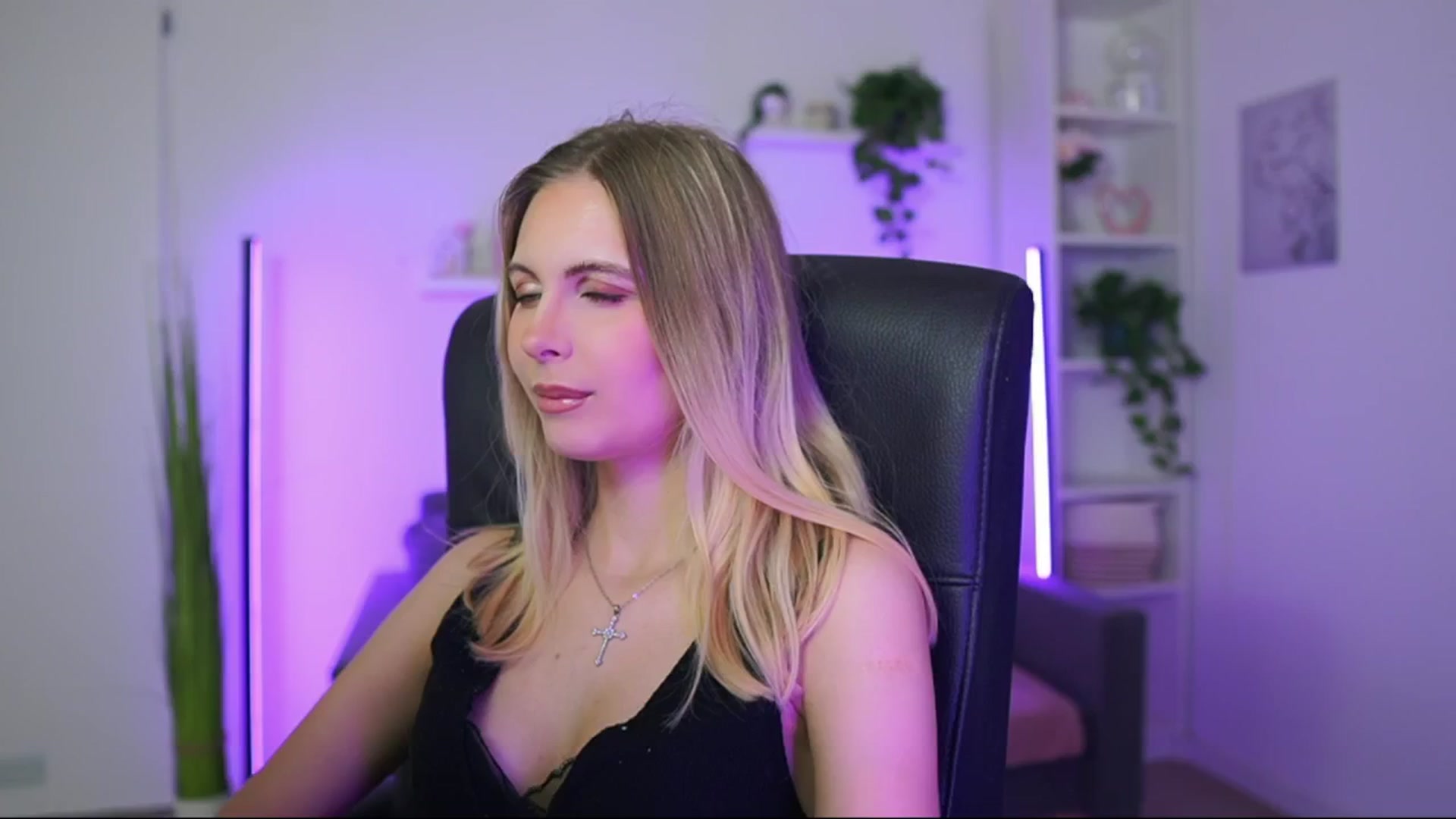 Gallery image thumbnail from Catecrago_'s myfreecams stream on, 01/06/2026, 09:34 image 10 of 20