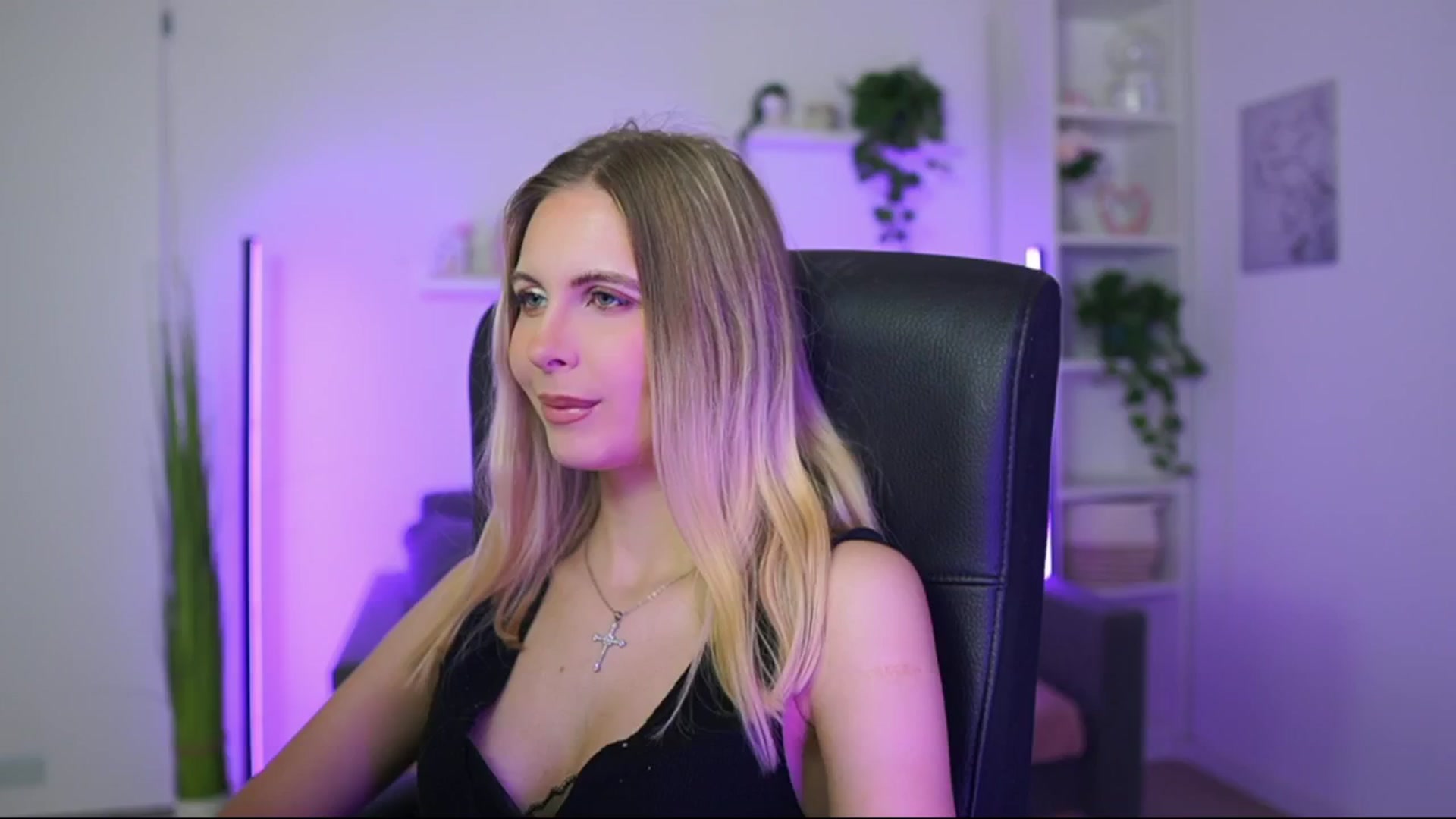 Gallery image thumbnail from Catecrago_'s myfreecams stream on, 01/06/2026, 09:34 image 14 of 20