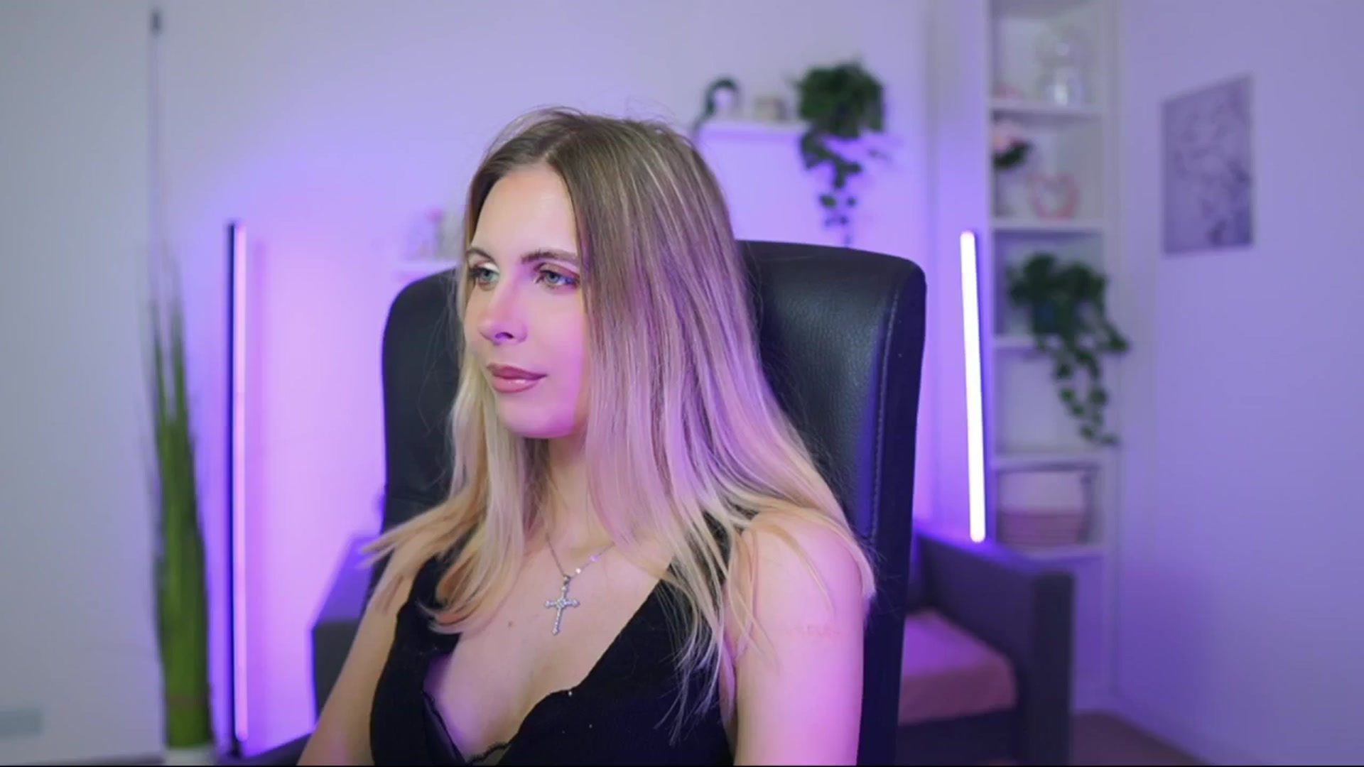 Gallery image thumbnail from Catecrago_'s myfreecams stream on, 01/06/2026, 09:34 image 19 of 20