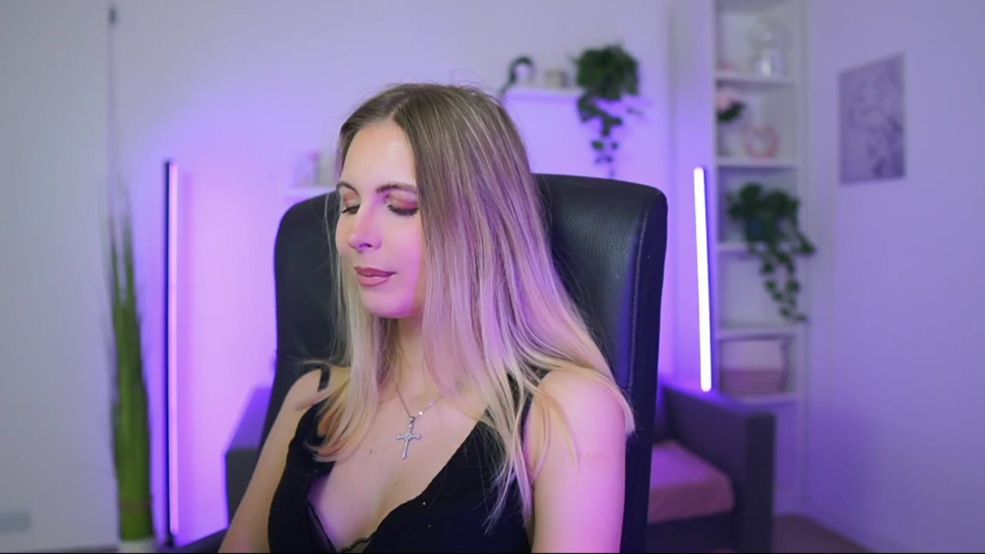 Gallery image thumbnail from Catecrago_'s myfreecams stream on, 01/06/2026, 09:34 image 20 of 20