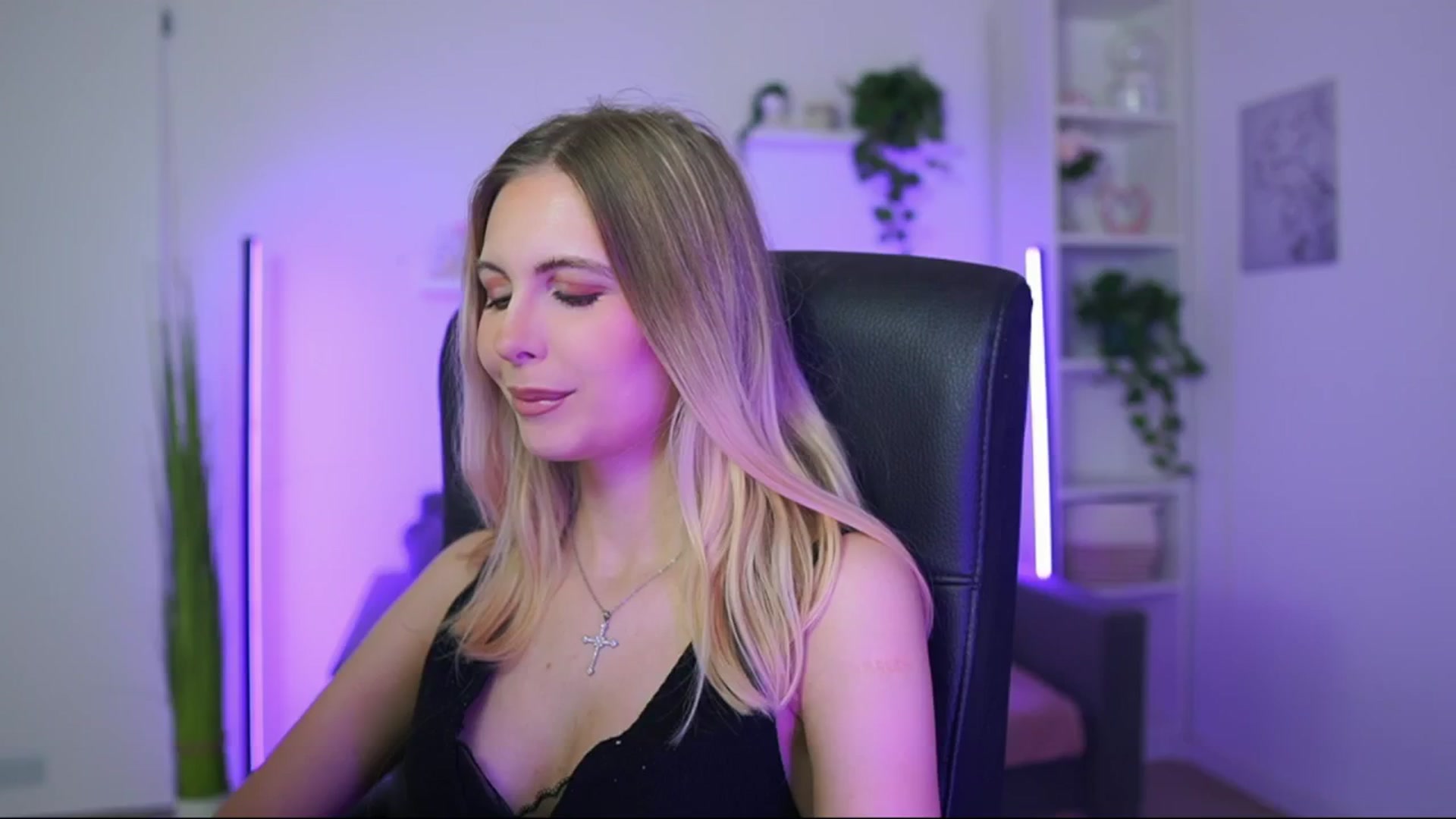 Gallery image thumbnail from Catecrago_'s myfreecams stream on, 01/06/2026, 09:34 image 7 of 20