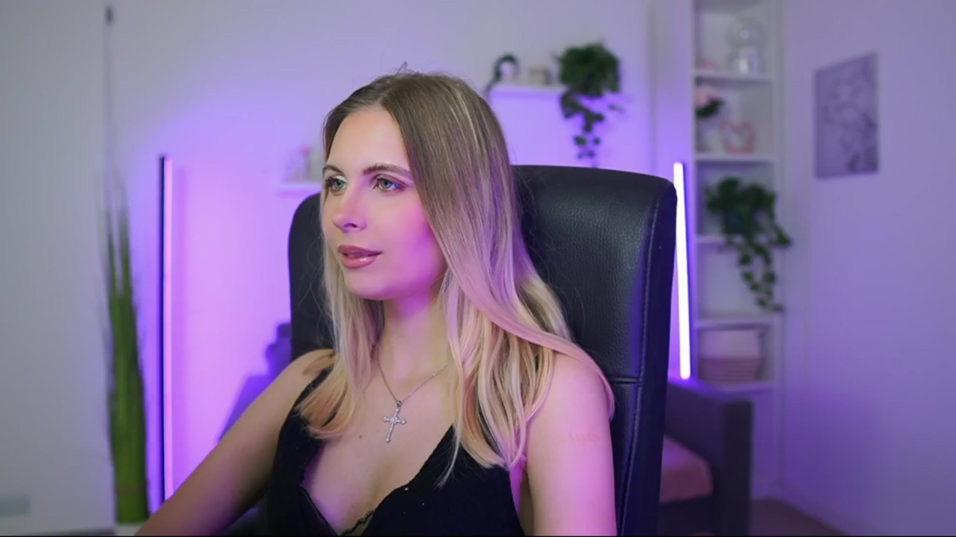 Gallery image thumbnail from Catecrago_'s myfreecams stream on, 01/06/2026, 09:34 image 8 of 20