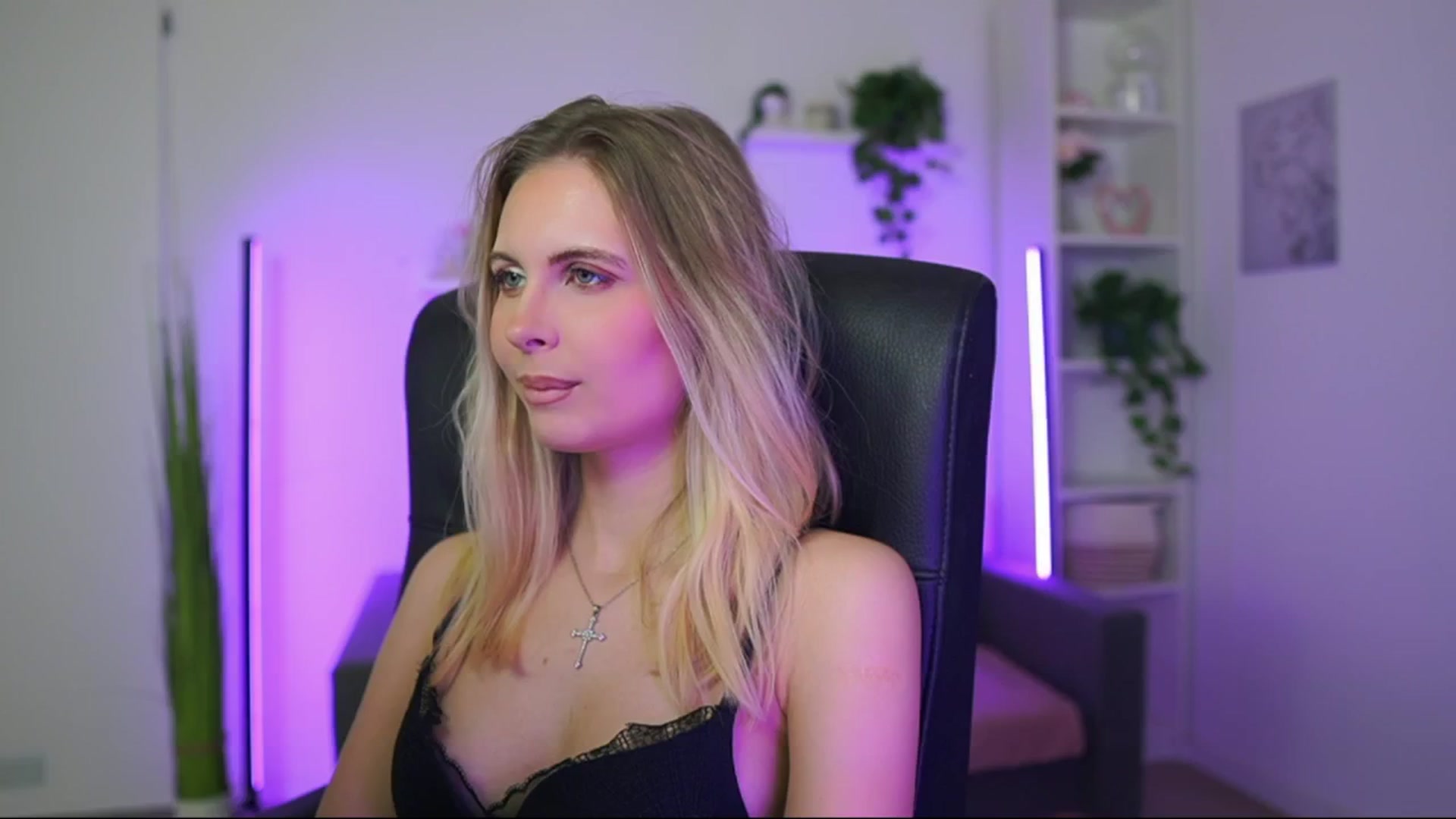 Gallery image thumbnail from Catecrago_'s myfreecams stream on, 01/06/2026, 12:10 image 3 of 20