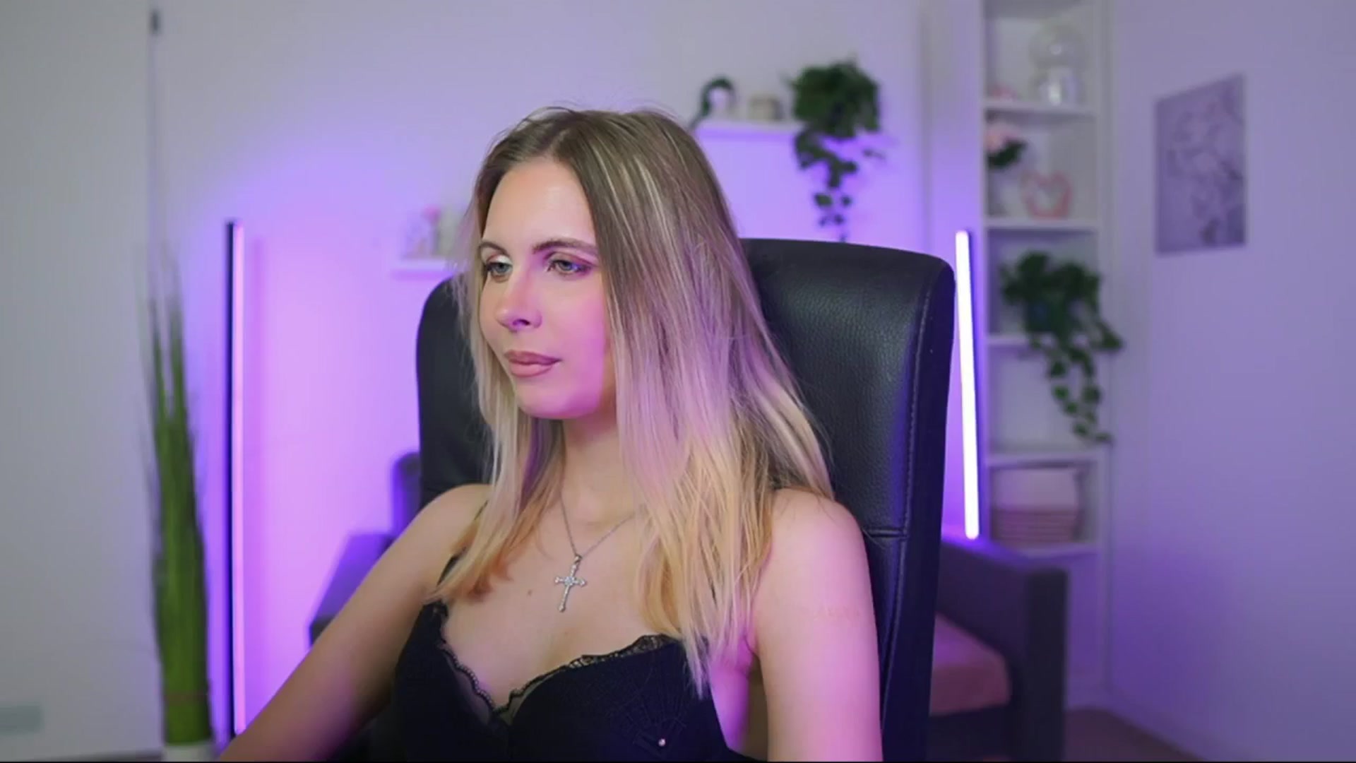 Gallery image thumbnail from Catecrago_'s myfreecams stream on, 01/06/2026, 12:10 image 6 of 20