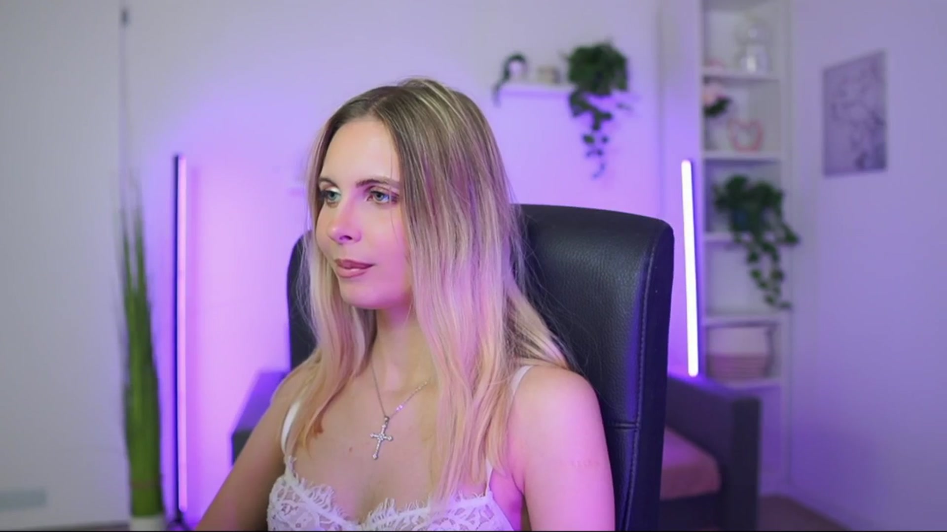 Gallery image thumbnail from Catecrago_'s myfreecams stream on, 01/06/2026, 19:22 image 12 of 20