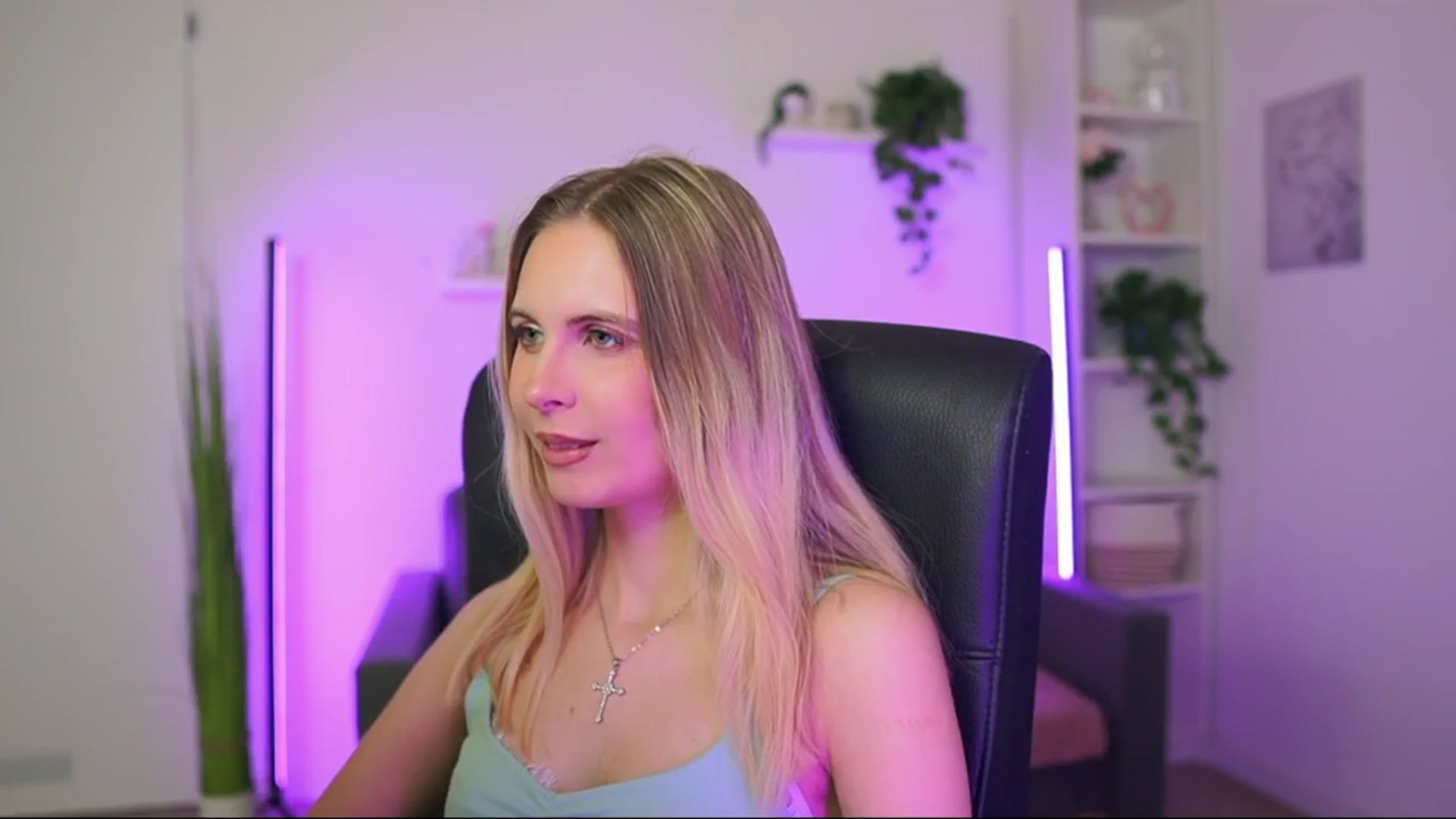 Gallery image thumbnail from Catecrago_'s myfreecams stream on, 01/06/2026, 19:22 image 6 of 20