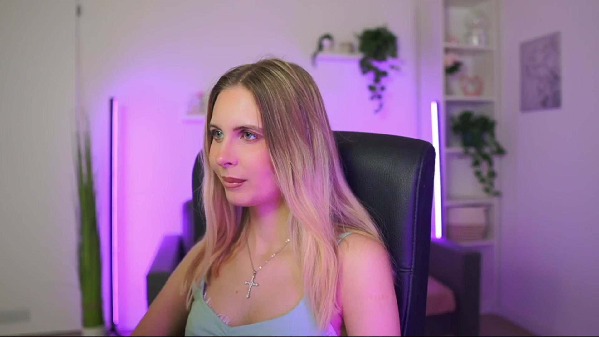 Gallery image thumbnail from Catecrago_'s myfreecams stream on, 01/06/2026, 19:22 image 4 of 20