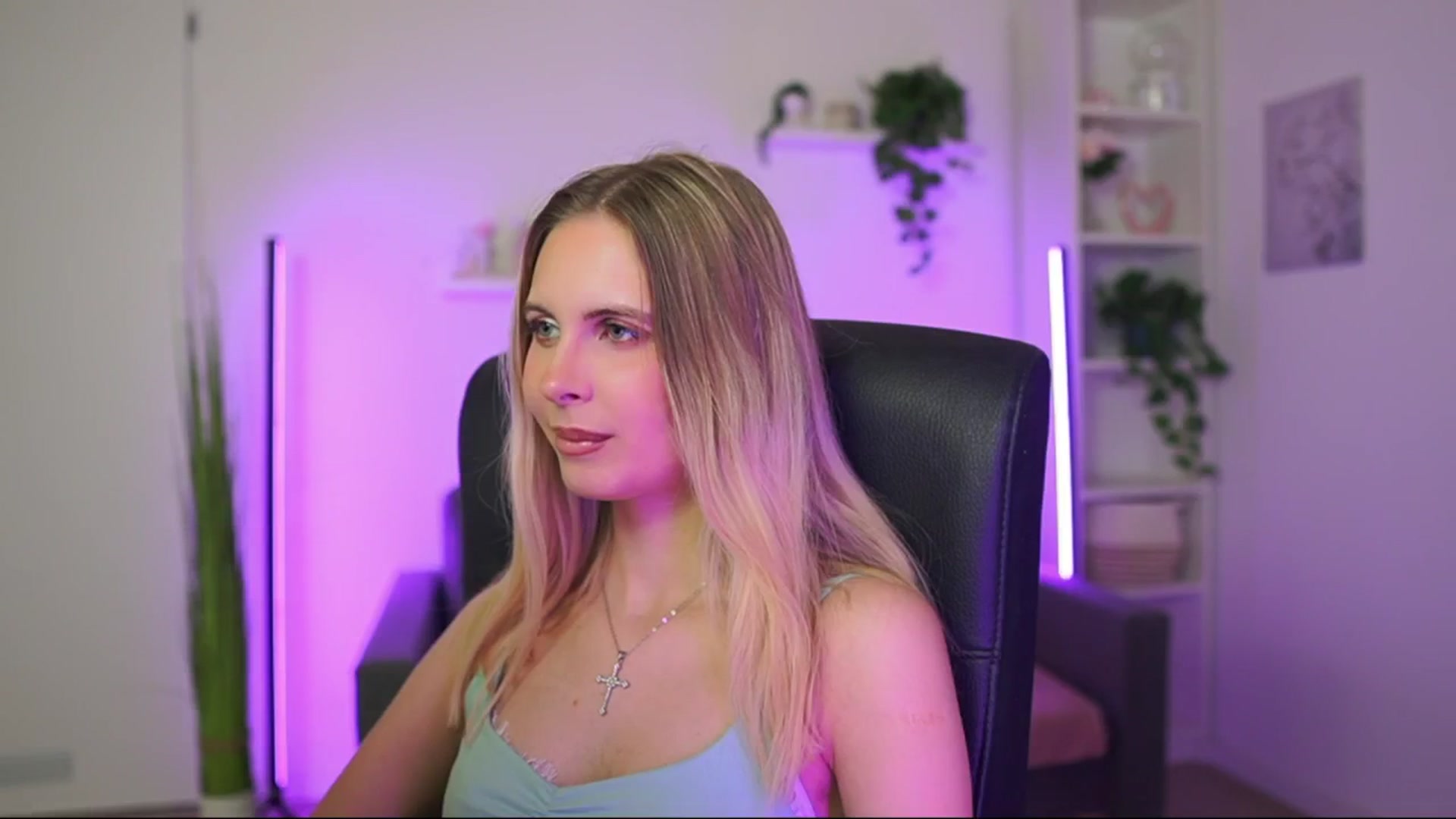 Gallery image thumbnail from Catecrago_'s myfreecams stream on, 01/06/2026, 19:22 image 5 of 20