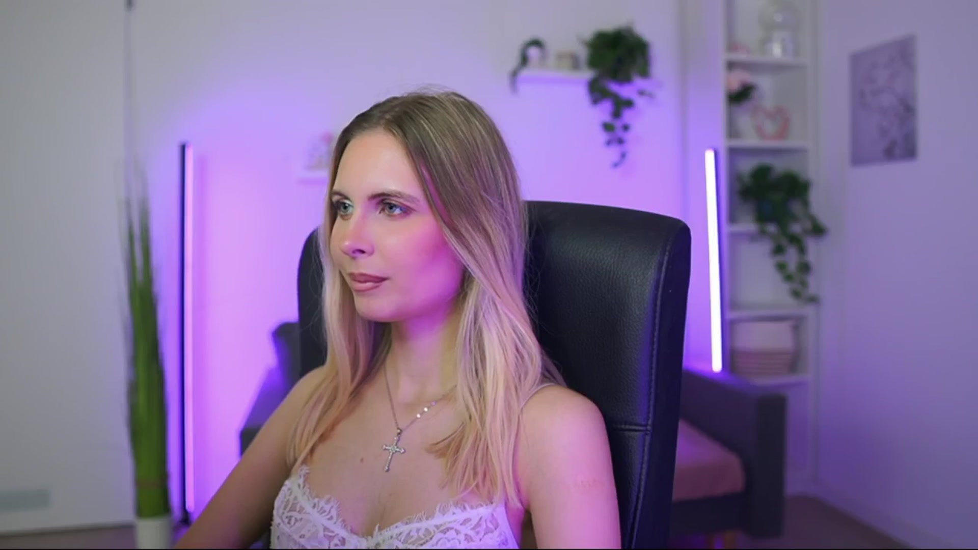 Gallery image thumbnail from Catecrago_'s myfreecams stream on, 01/06/2026, 21:08 image 10 of 20