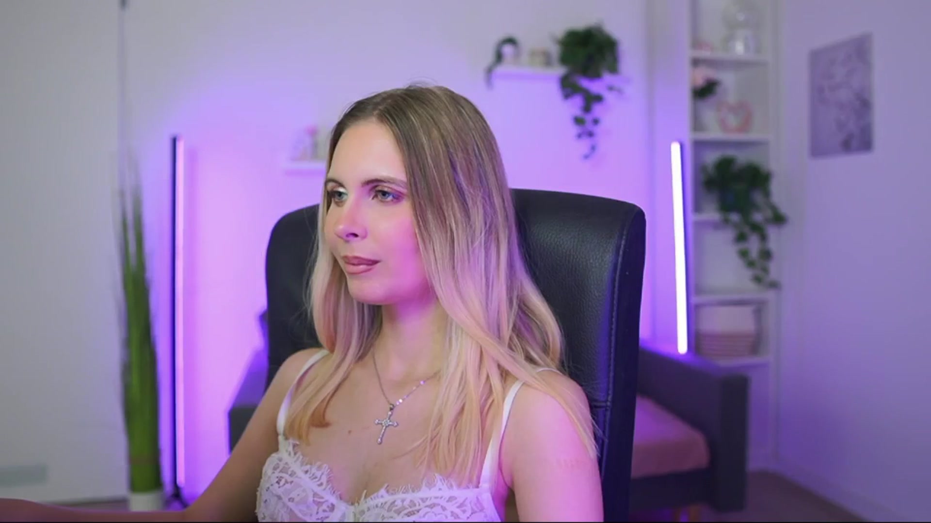 Gallery image thumbnail from Catecrago_'s myfreecams stream on, 01/06/2026, 21:08 image 14 of 20