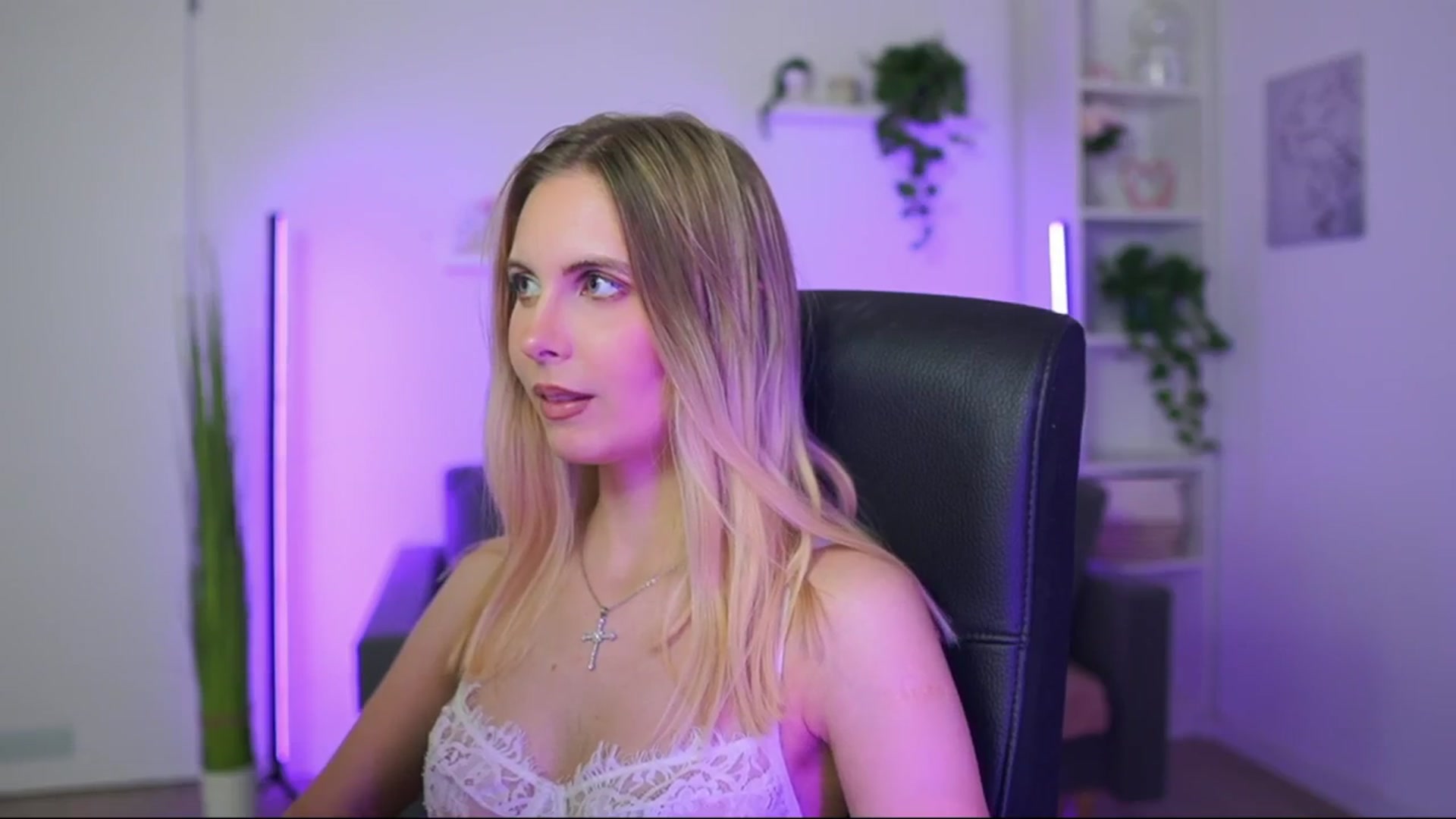 Gallery image thumbnail from Catecrago_'s myfreecams stream on, 01/06/2026, 22:31 image 17 of 20