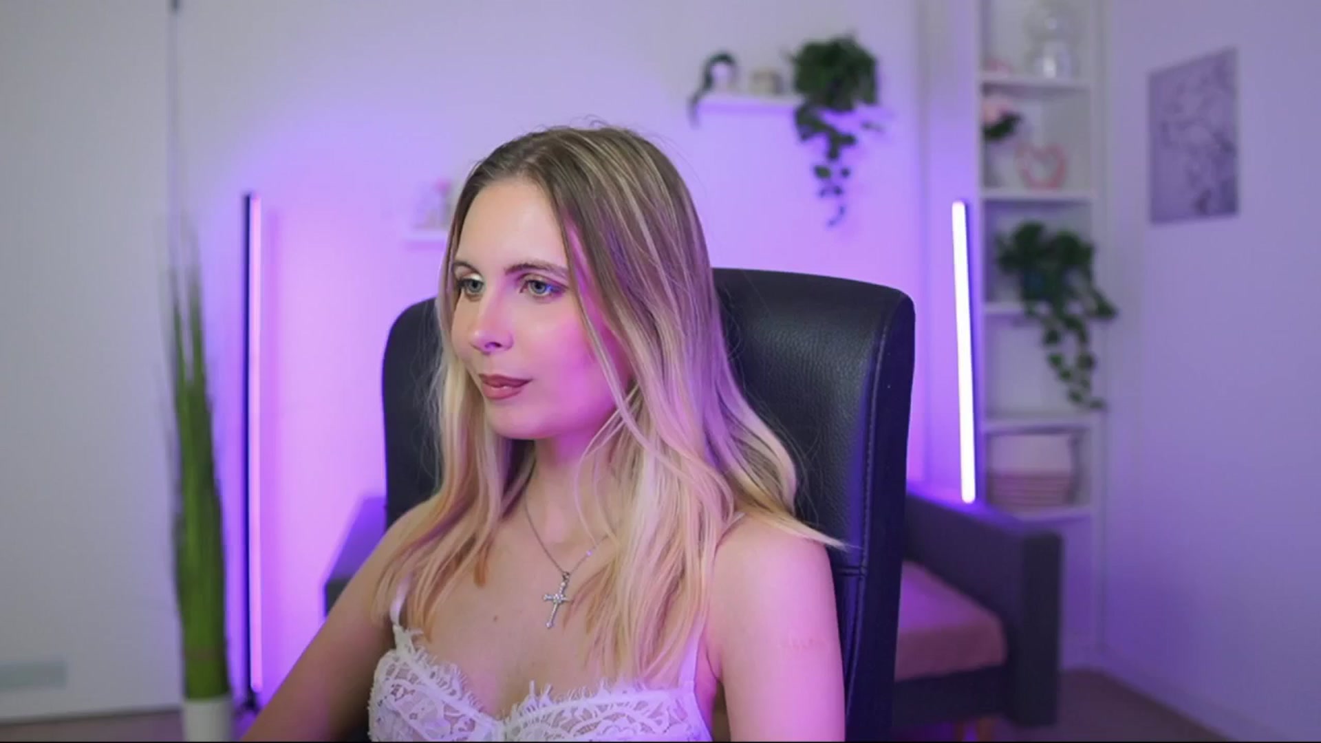 Gallery image thumbnail from Catecrago_'s myfreecams stream on, 01/06/2026, 22:31 image 1 of 20