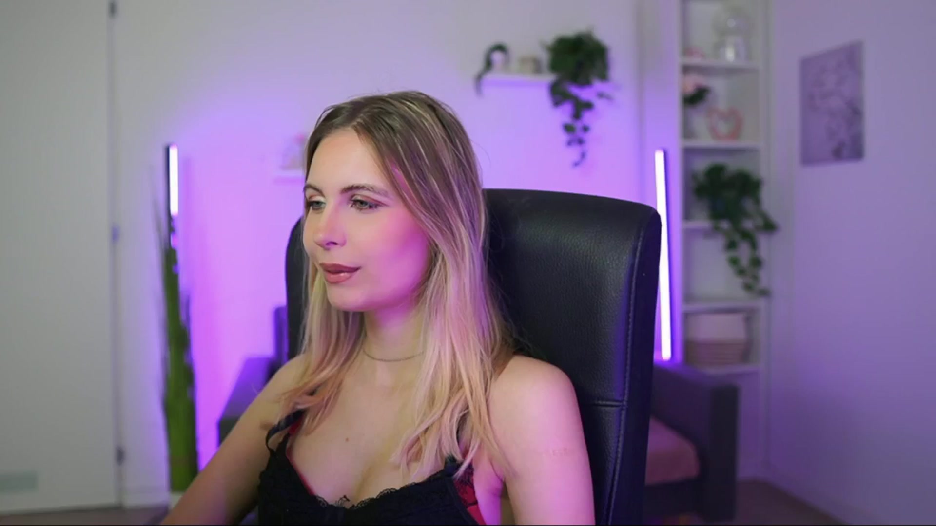 Gallery image thumbnail from Catecrago_'s myfreecams stream on, 01/08/2026, 10:08 image 5 of 20