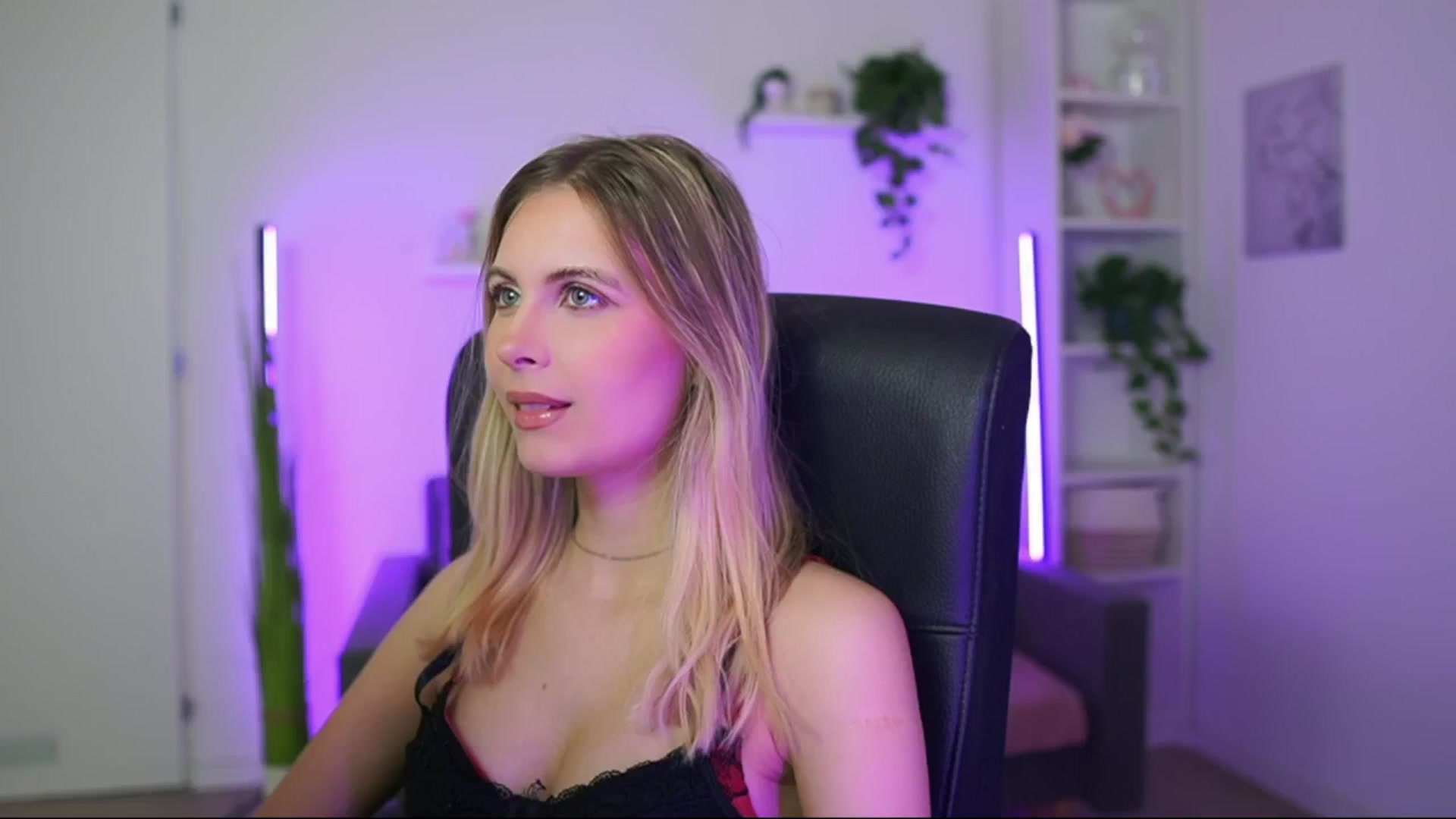Gallery image thumbnail from Catecrago_'s myfreecams stream on, 01/08/2026, 10:08 image 2 of 20