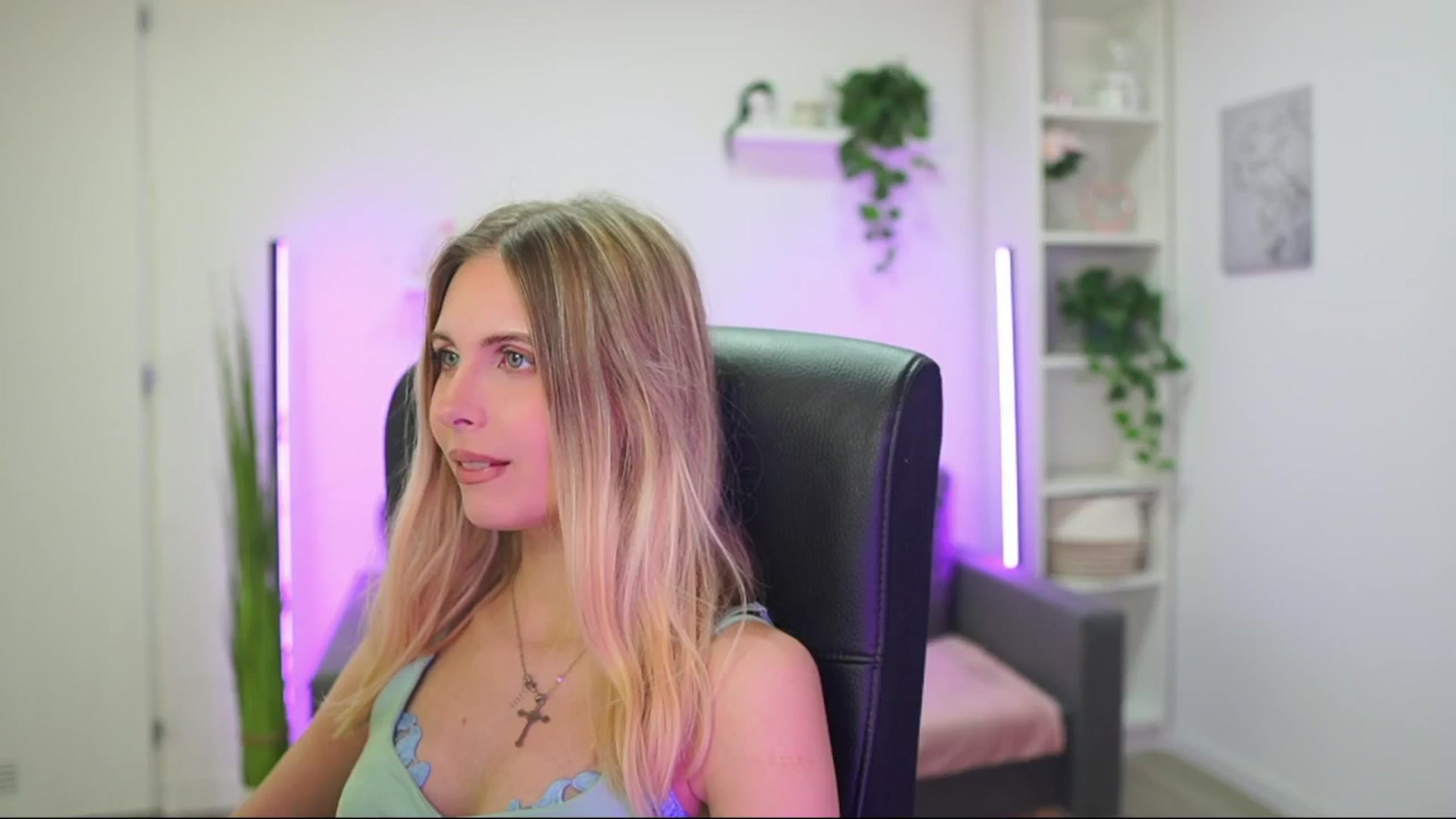 Gallery image thumbnail from Catecrago_'s myfreecams stream on, 01/12/2026, 14:14 image 10 of 20