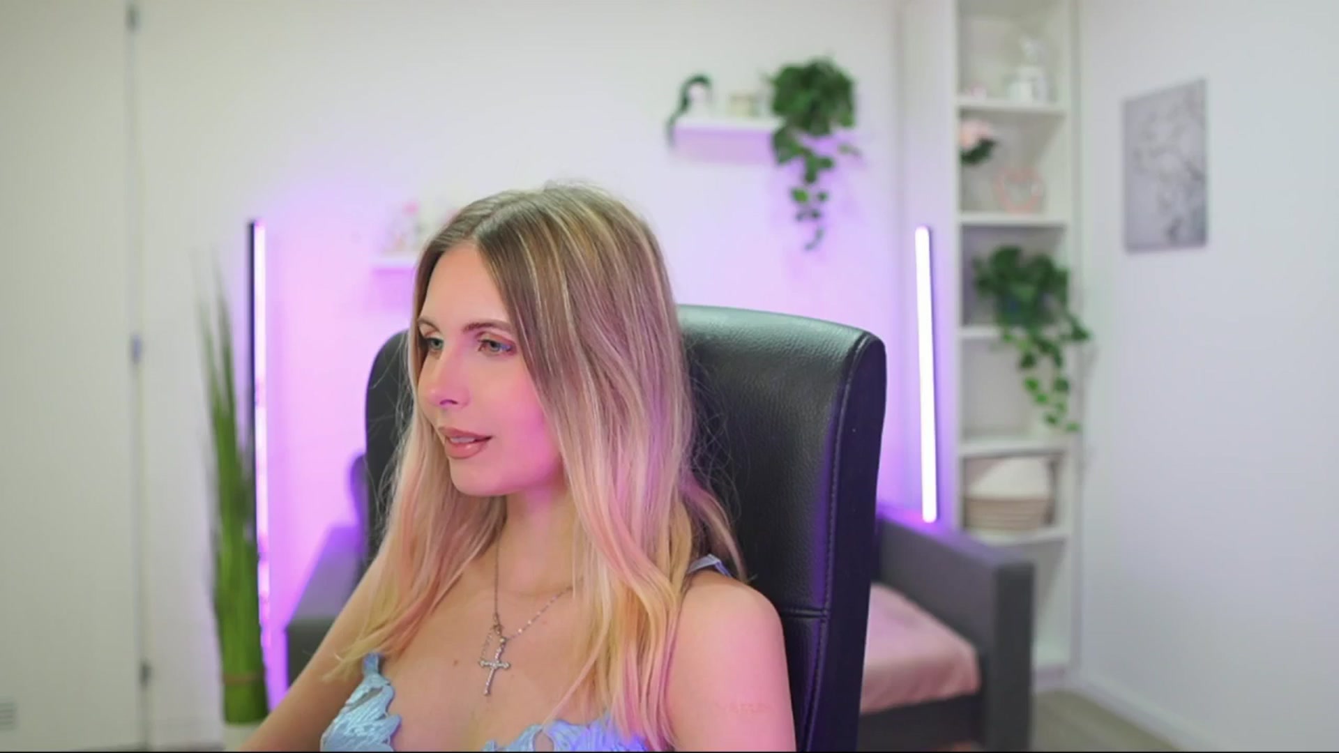 Gallery image thumbnail from Catecrago_'s myfreecams stream on, 01/12/2026, 14:14 image 15 of 20