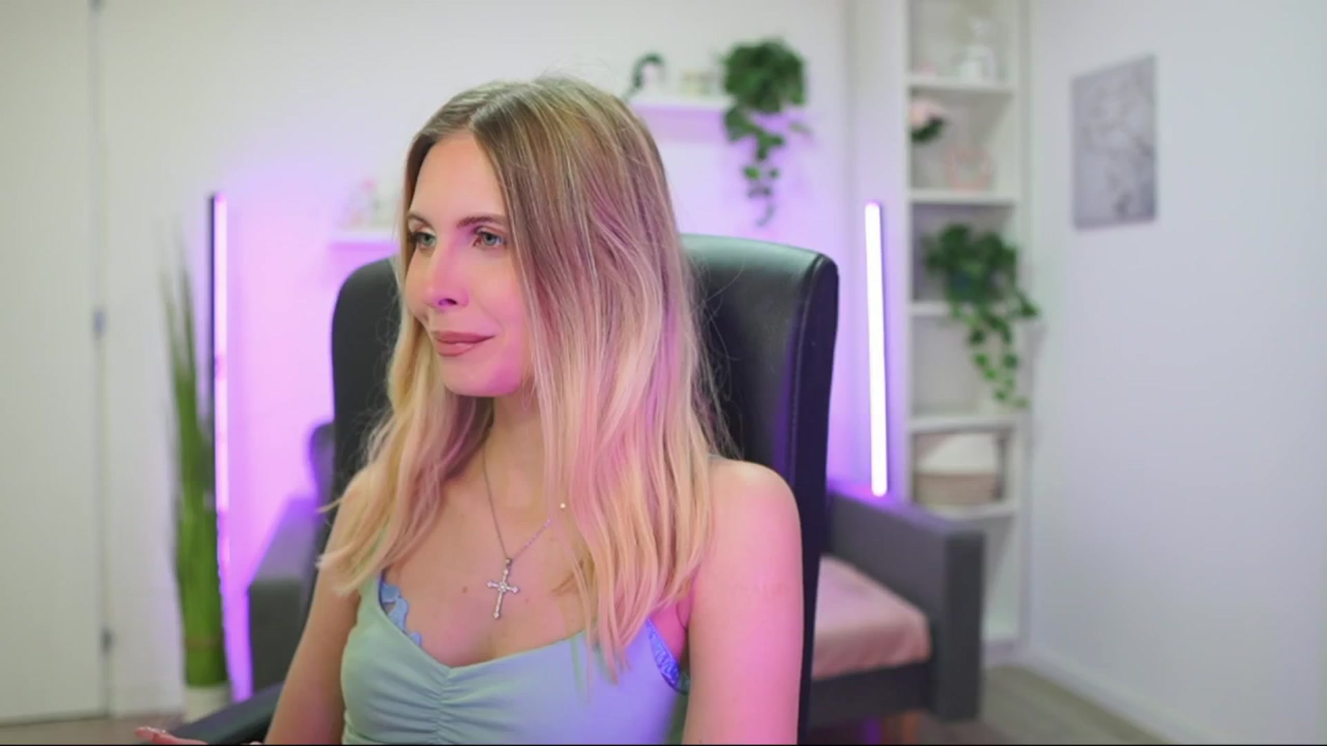 Gallery image thumbnail from Catecrago_'s myfreecams stream on, 01/12/2026, 14:14 image 1 of 20