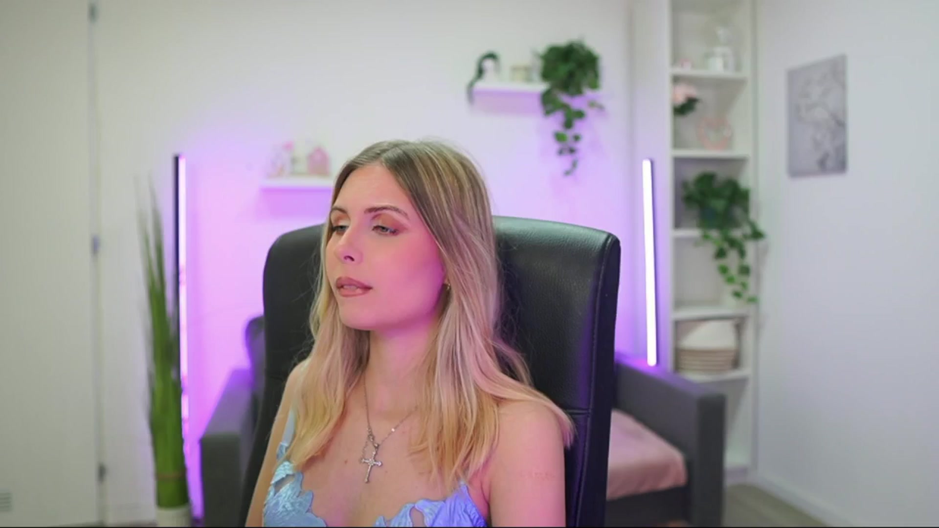 Gallery image thumbnail from Catecrago_'s myfreecams stream on, 01/12/2026, 14:14 image 18 of 20