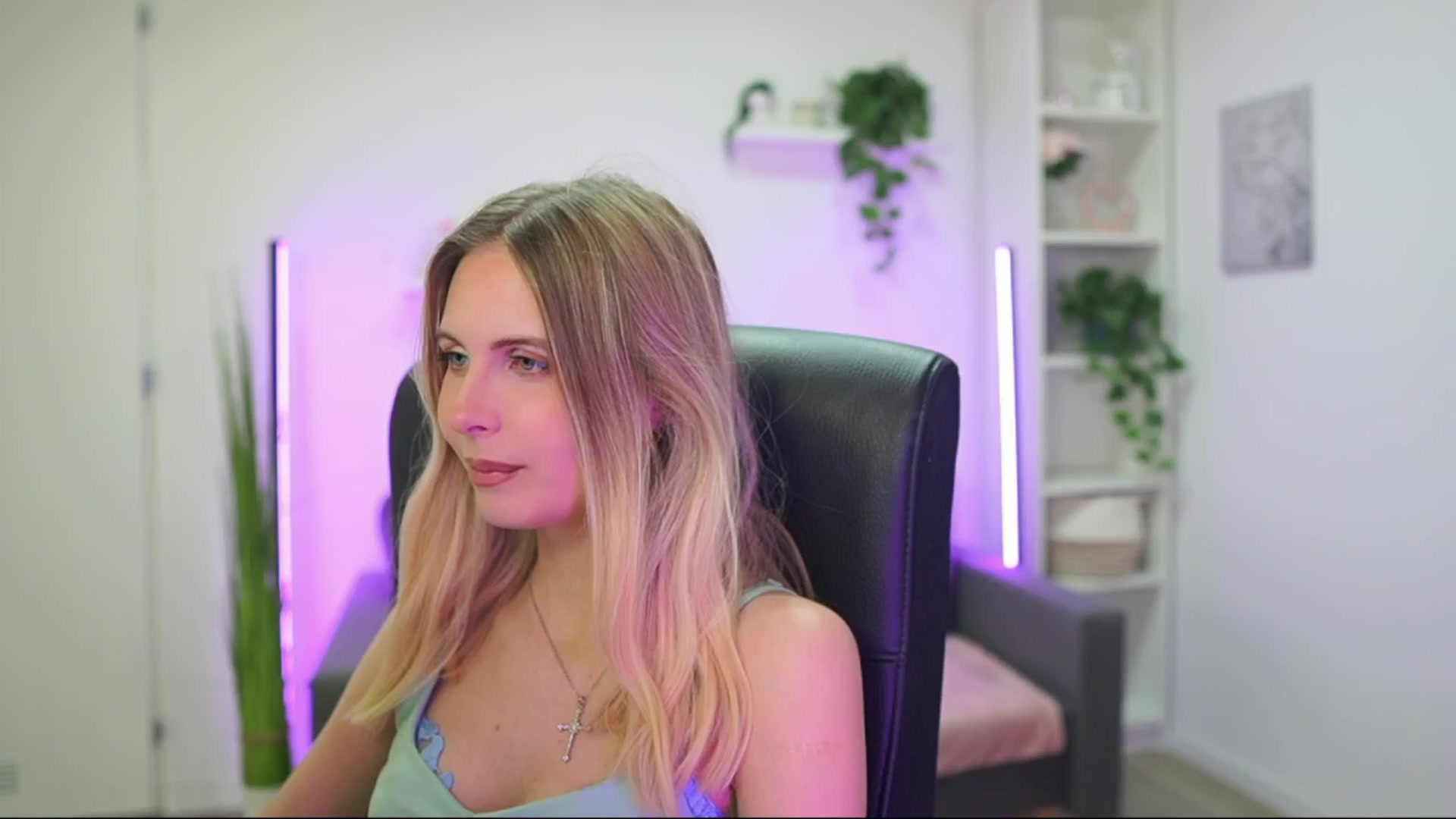 Gallery image thumbnail from Catecrago_'s myfreecams stream on, 01/12/2026, 14:14 image 2 of 20