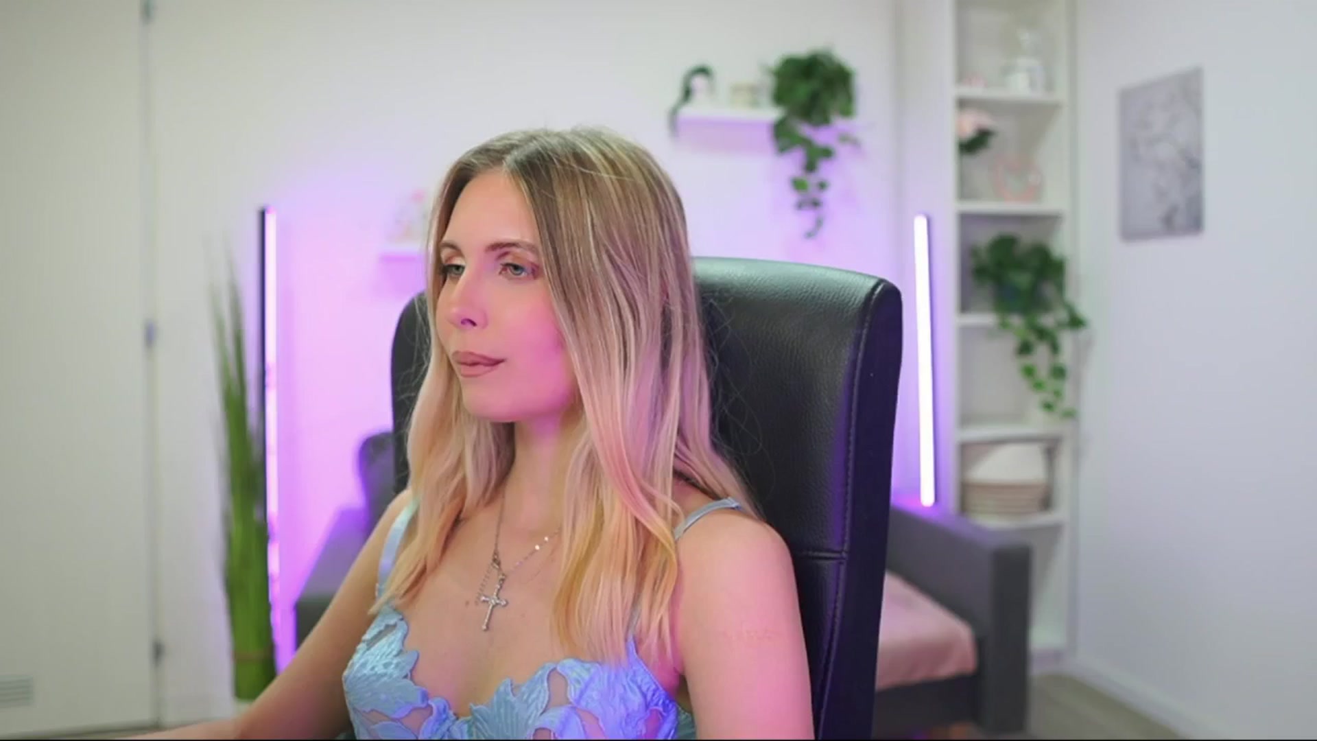 Gallery image thumbnail from Catecrago_'s myfreecams stream on, 01/12/2026, 14:55 image 13 of 20