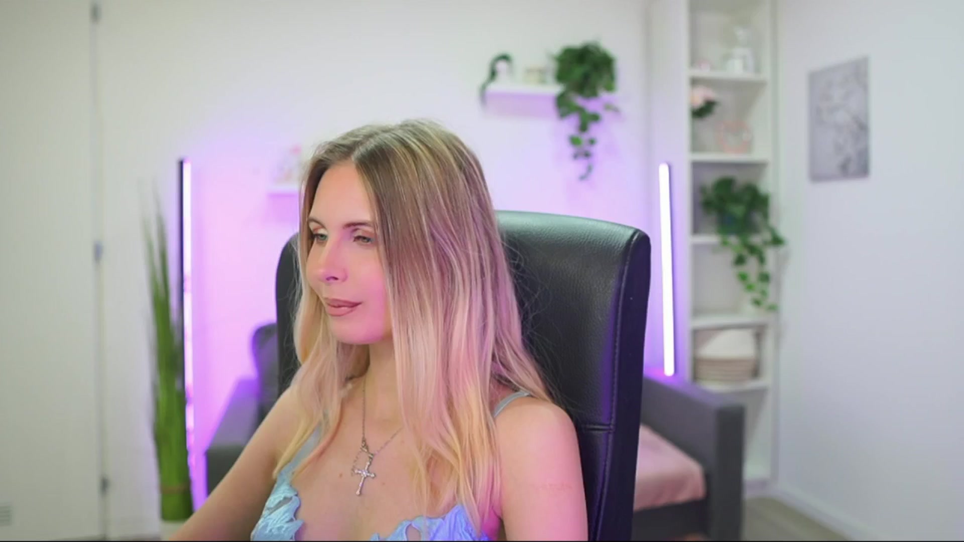 Gallery image thumbnail from Catecrago_'s myfreecams stream on, 01/12/2026, 14:55 image 6 of 20