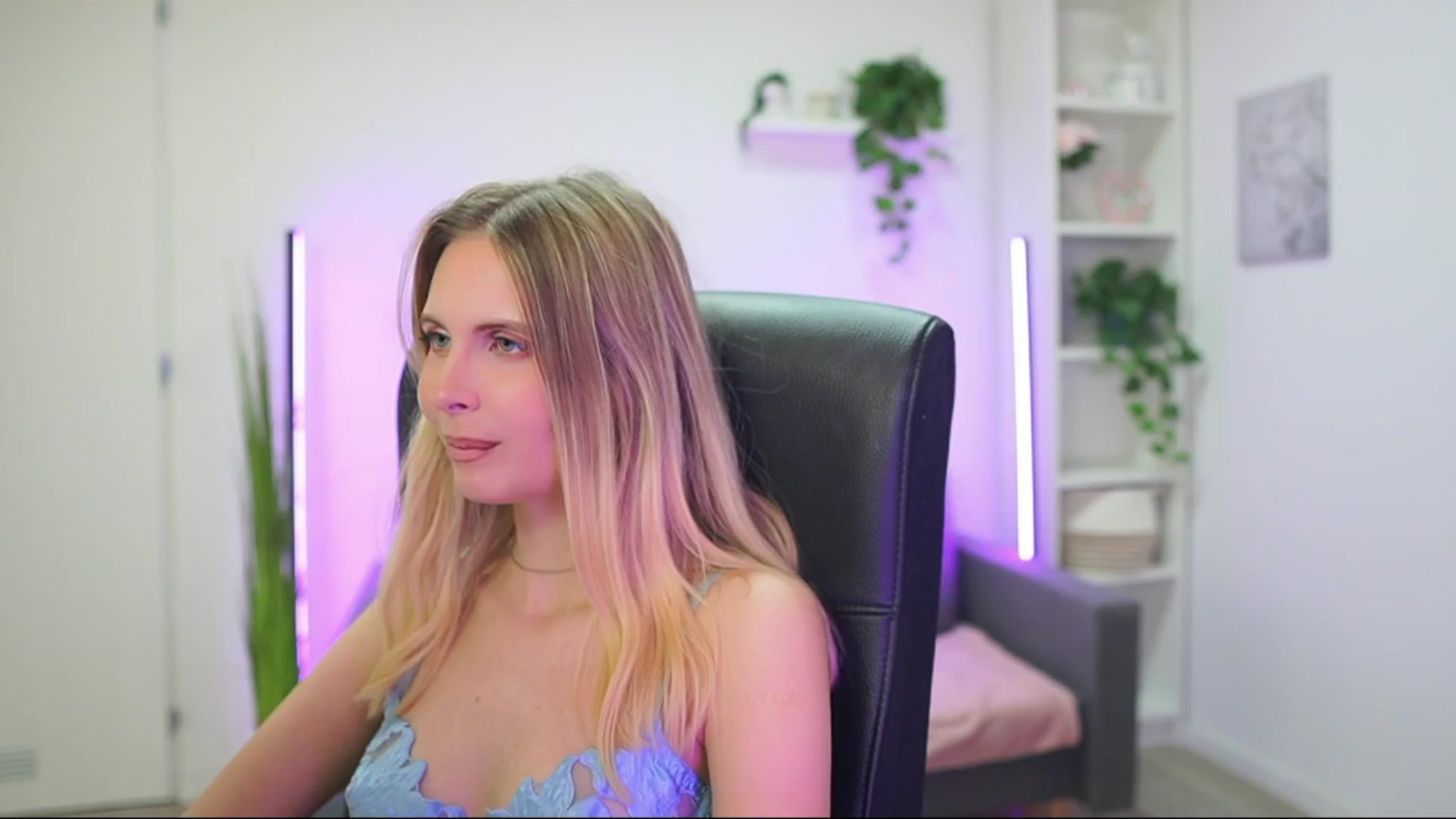 Gallery image thumbnail from Catecrago_'s myfreecams stream on, 01/12/2026, 18:20 image 5 of 20
