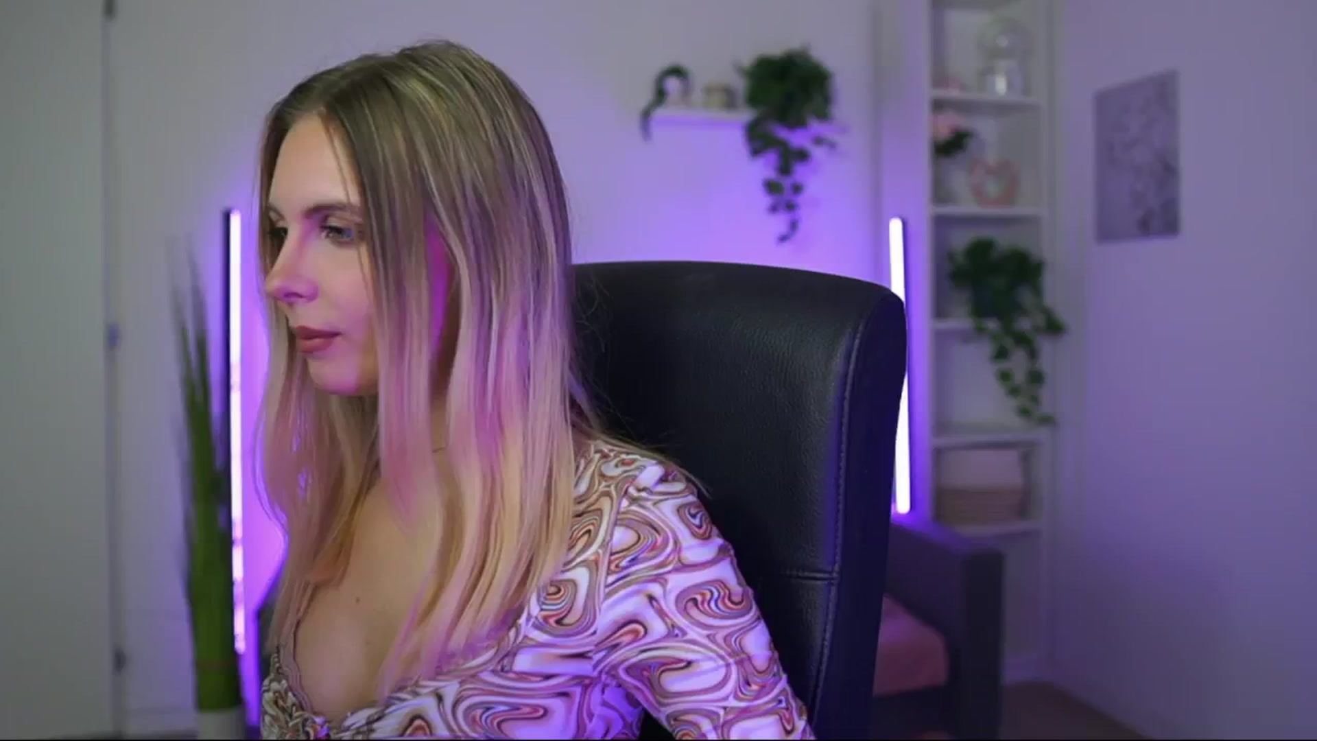 Gallery image thumbnail from Catecrago_'s myfreecams stream on, 01/13/2026, 11:22 image 1 of 20