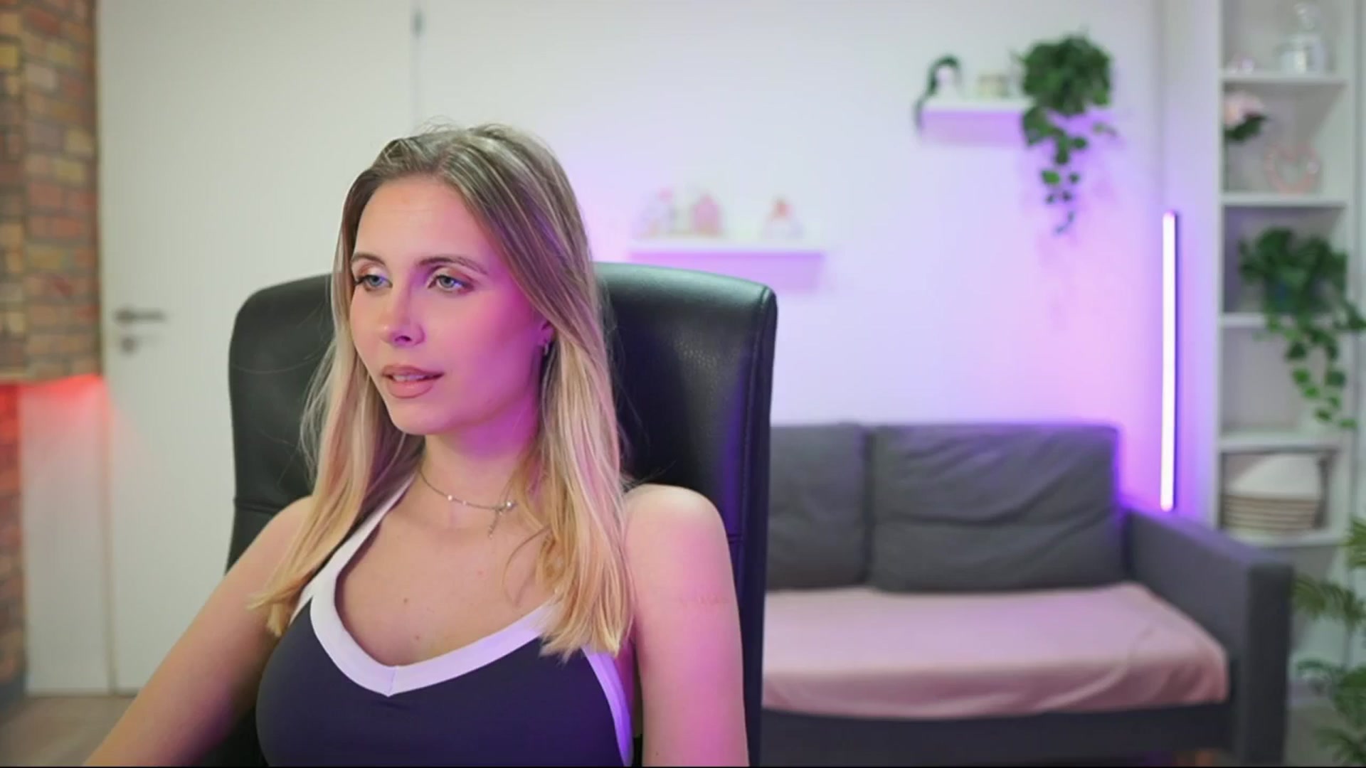 Gallery image thumbnail from Catecrago_'s myfreecams stream on, 01/14/2026, 14:45 image 4 of 20