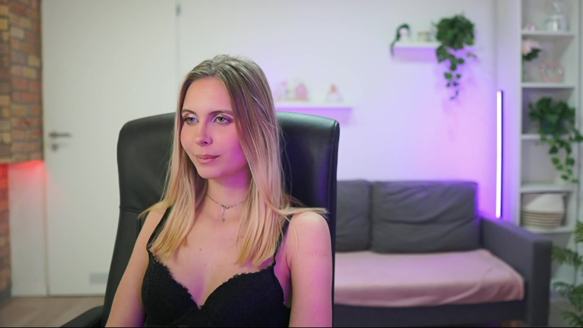 Gallery image thumbnail from Catecrago_'s myfreecams stream on, 01/14/2026, 14:45 image 19 of 20