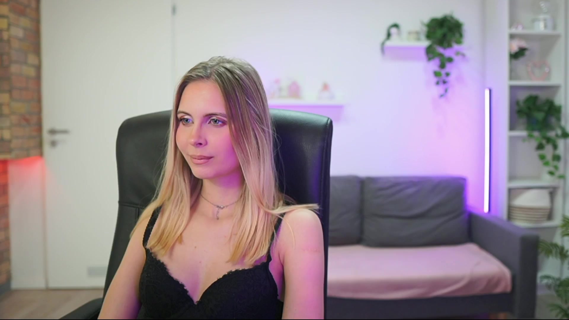 Gallery image thumbnail from Catecrago_'s myfreecams stream on, 01/14/2026, 14:45 image 20 of 20