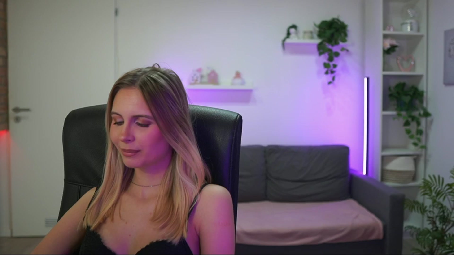 Gallery image thumbnail from Catecrago_'s myfreecams stream on, 01/14/2026, 16:21 image 15 of 20