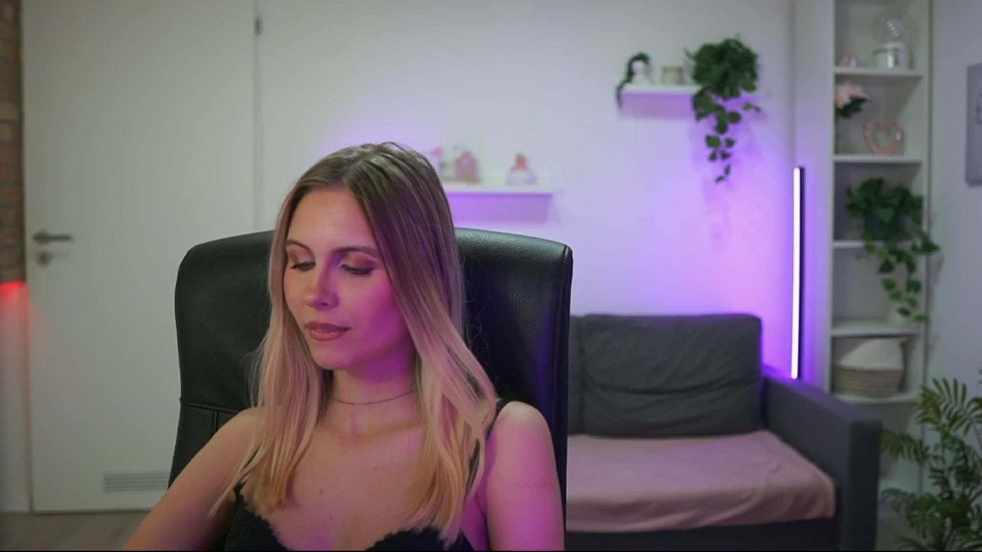 Gallery image thumbnail from Catecrago_'s myfreecams stream on, 01/14/2026, 16:21 image 19 of 20