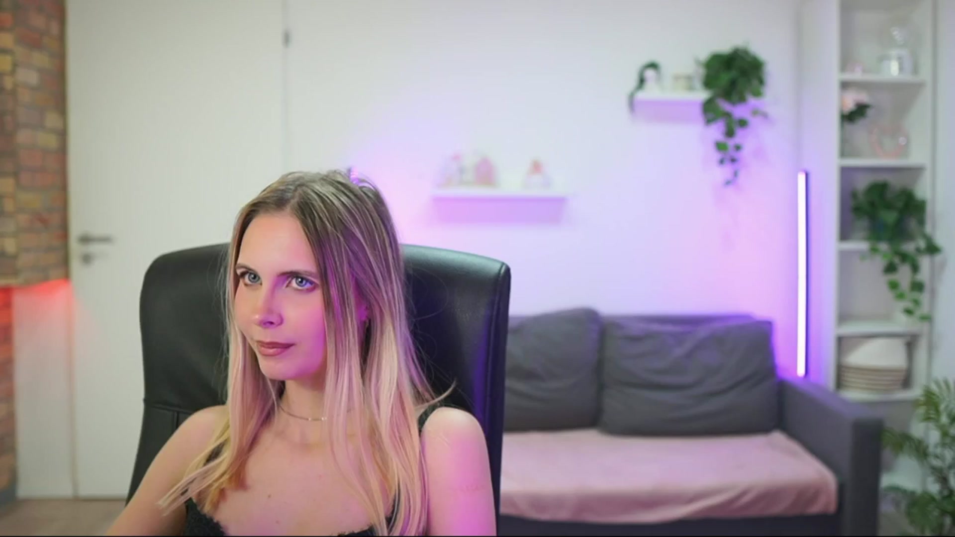 Gallery image thumbnail from Catecrago_'s myfreecams stream on, 01/14/2026, 18:46 image 20 of 20