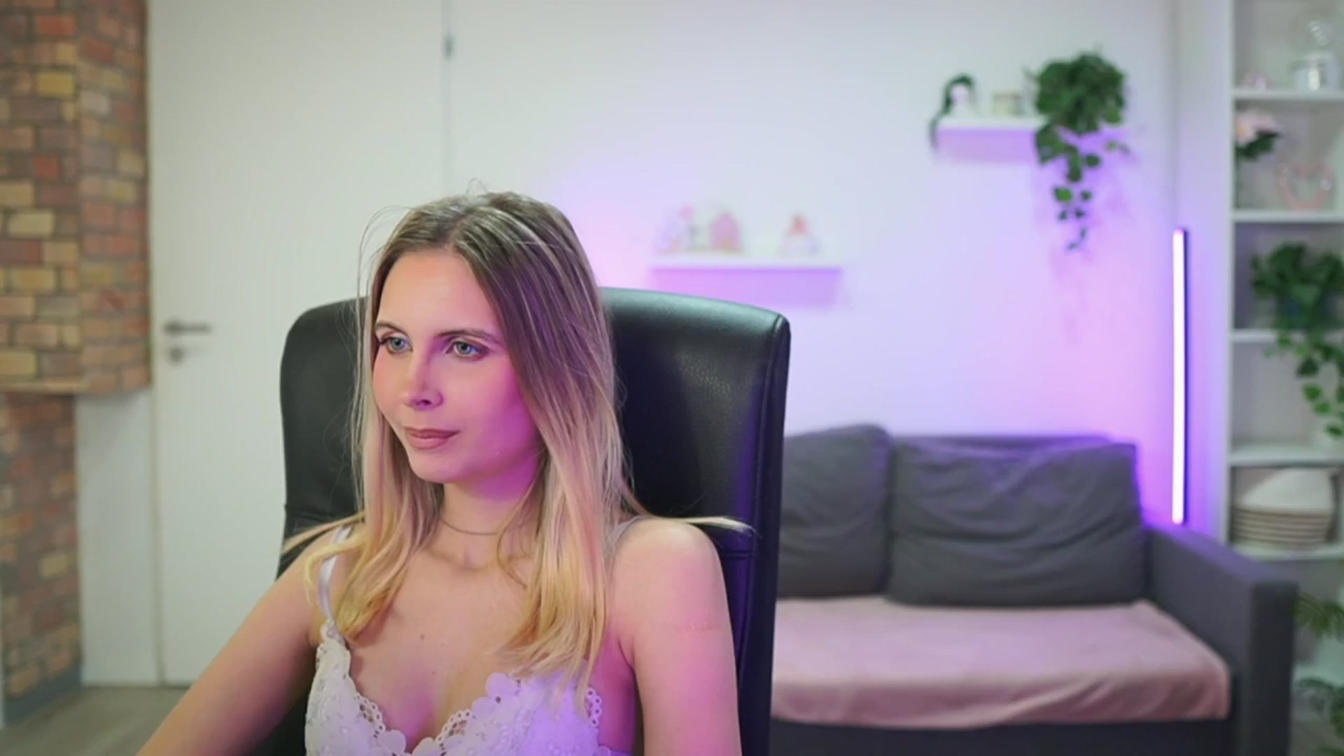Gallery image thumbnail from Catecrago_'s myfreecams stream on, 01/15/2026, 16:36 image 5 of 20
