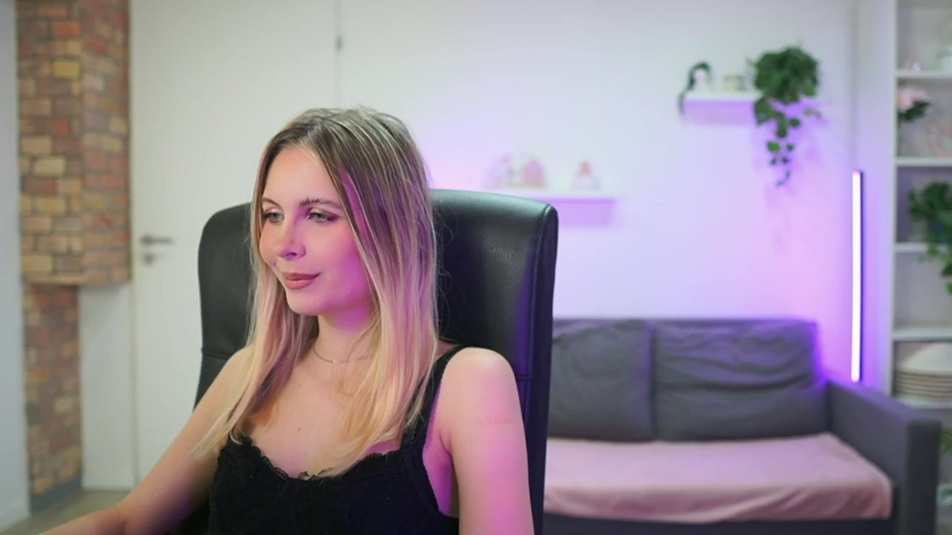 Gallery image thumbnail from Catecrago_'s myfreecams stream on, 01/16/2026, 11:25 image 3 of 20
