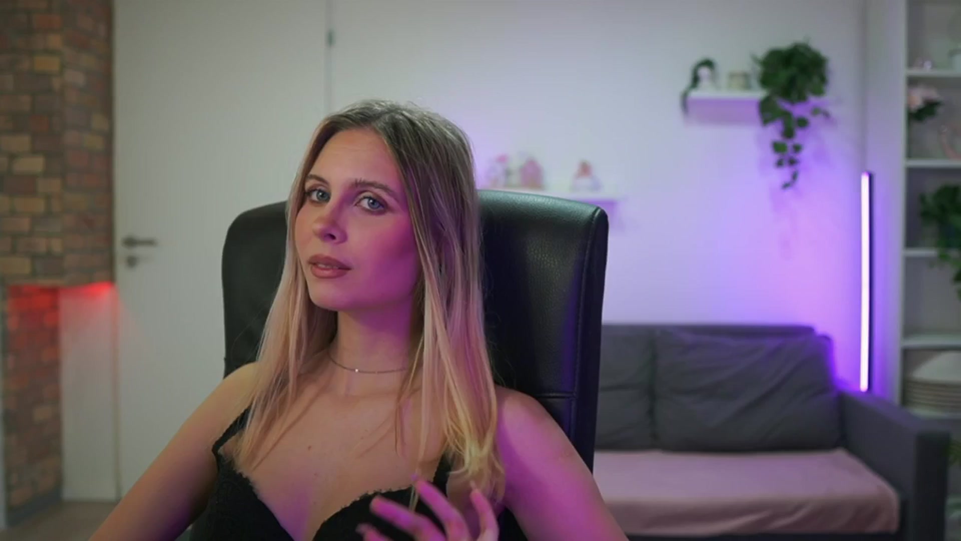 Gallery image thumbnail from Catecrago_'s myfreecams stream on, 01/16/2026, 13:02 image 6 of 20