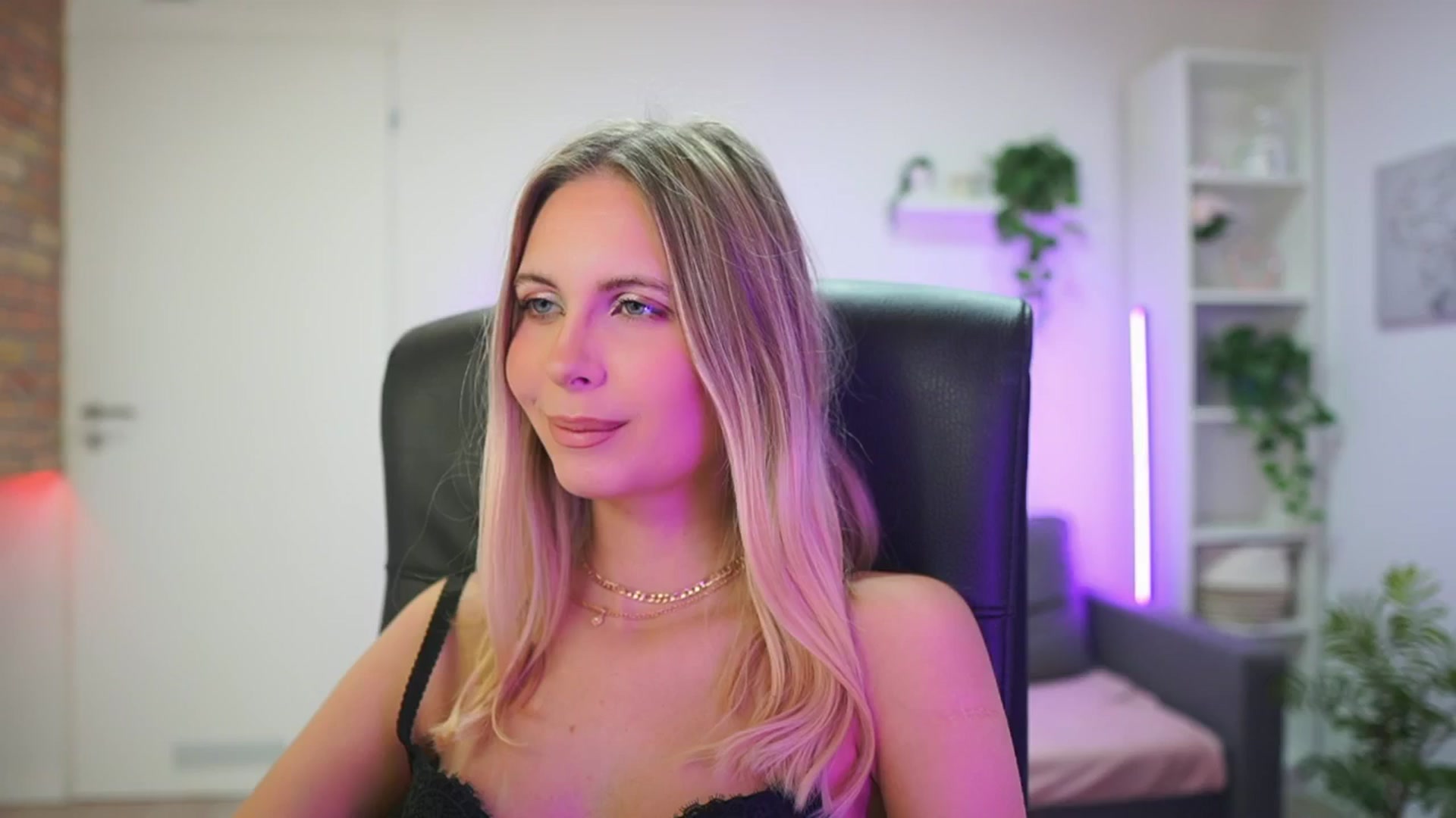 Gallery image thumbnail from Catecrago_'s myfreecams stream on, 01/20/2026, 14:43 image 2 of 20
