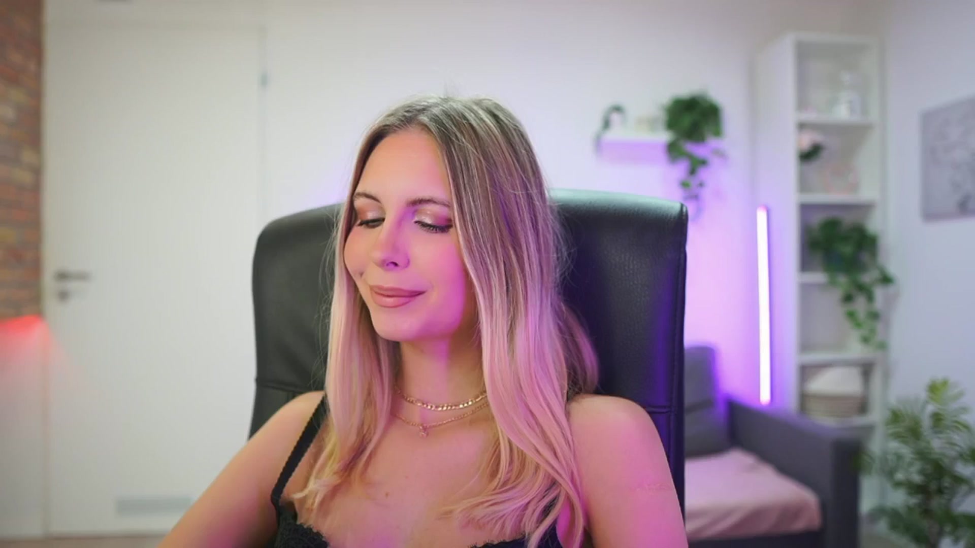 Gallery image thumbnail from Catecrago_'s myfreecams stream on, 01/20/2026, 14:43 image 5 of 20