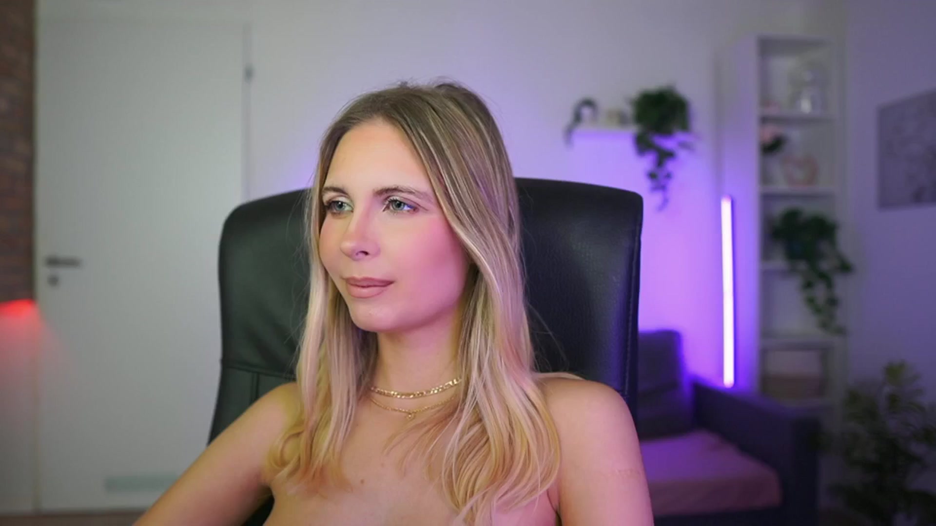 Gallery image thumbnail from Catecrago_'s myfreecams stream on, 01/20/2026, 16:35 image 10 of 20