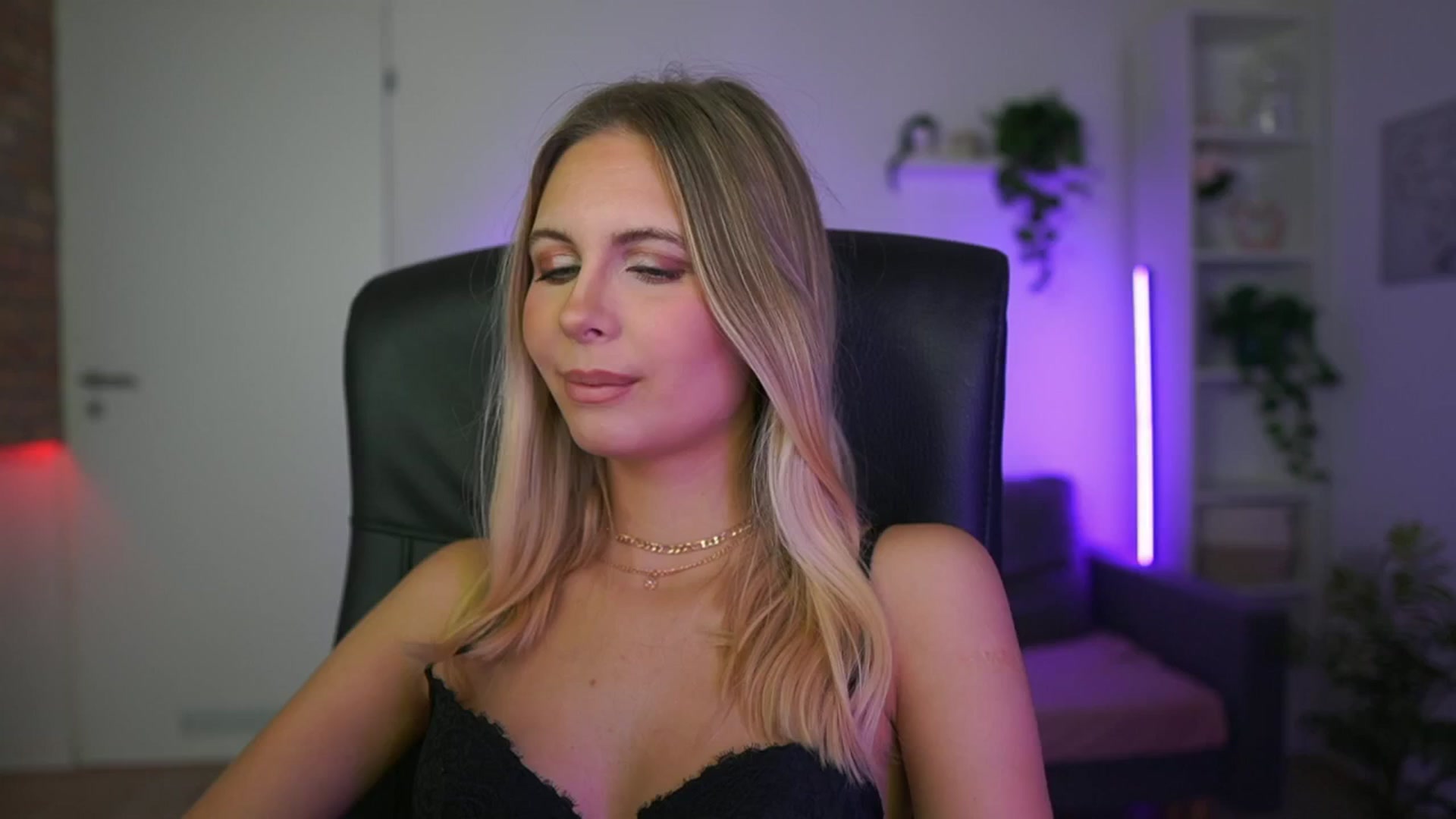 Gallery image thumbnail from Catecrago_'s myfreecams stream on, 01/20/2026, 16:35 image 5 of 20