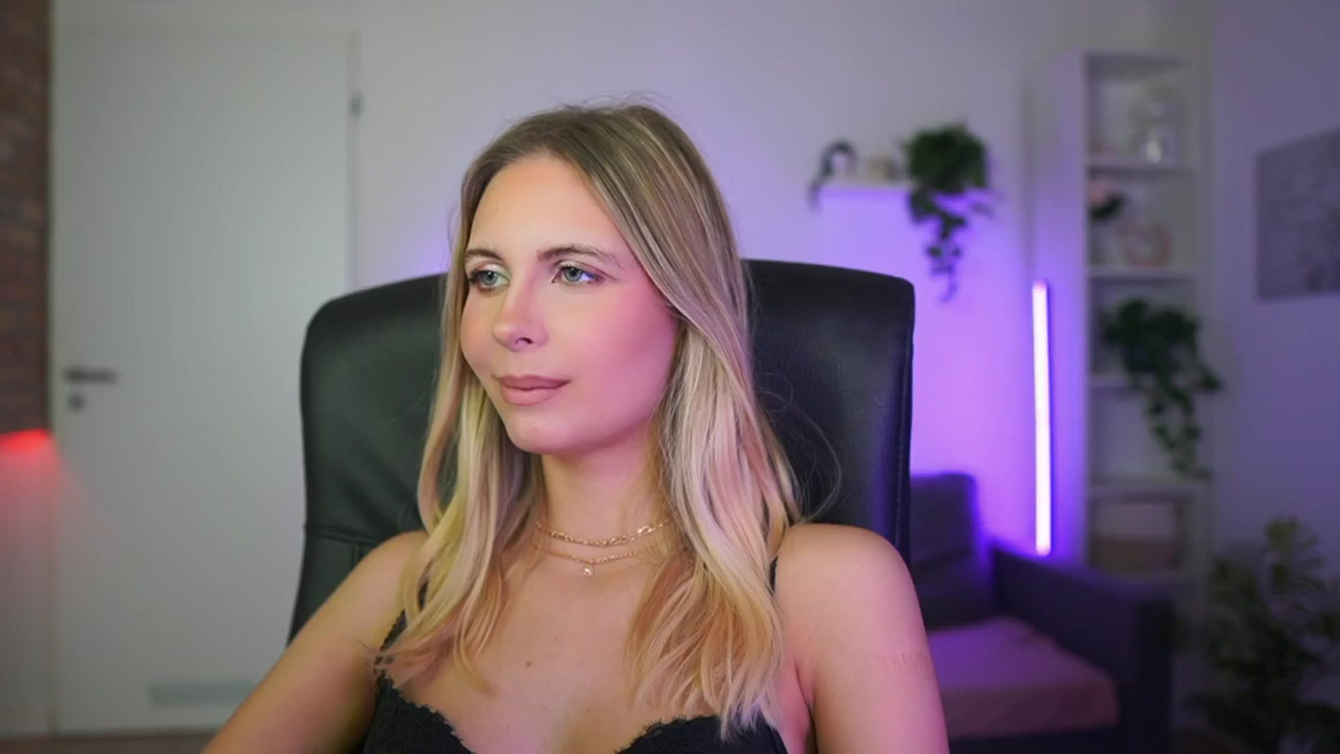 Gallery image thumbnail from Catecrago_'s myfreecams stream on, 01/20/2026, 16:35 image 18 of 20
