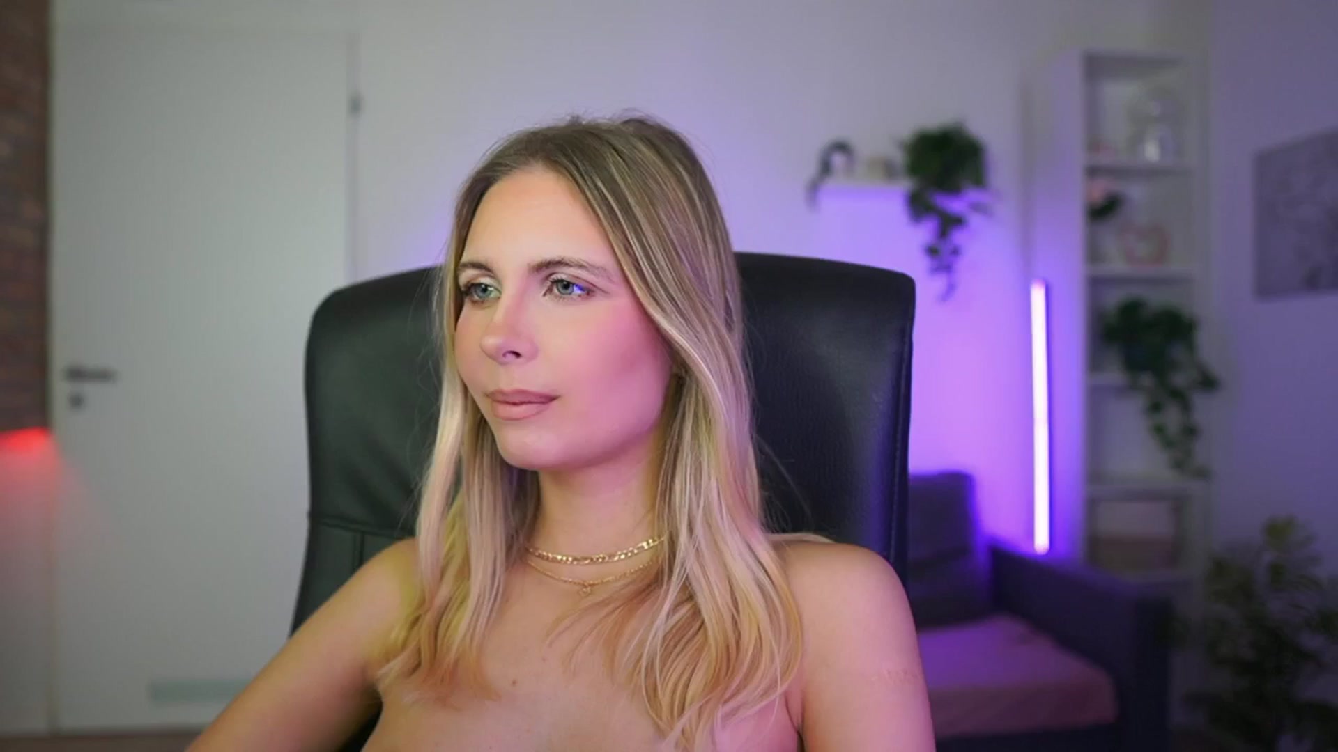 Gallery image thumbnail from Catecrago_'s myfreecams stream on, 01/20/2026, 16:35 image 9 of 20